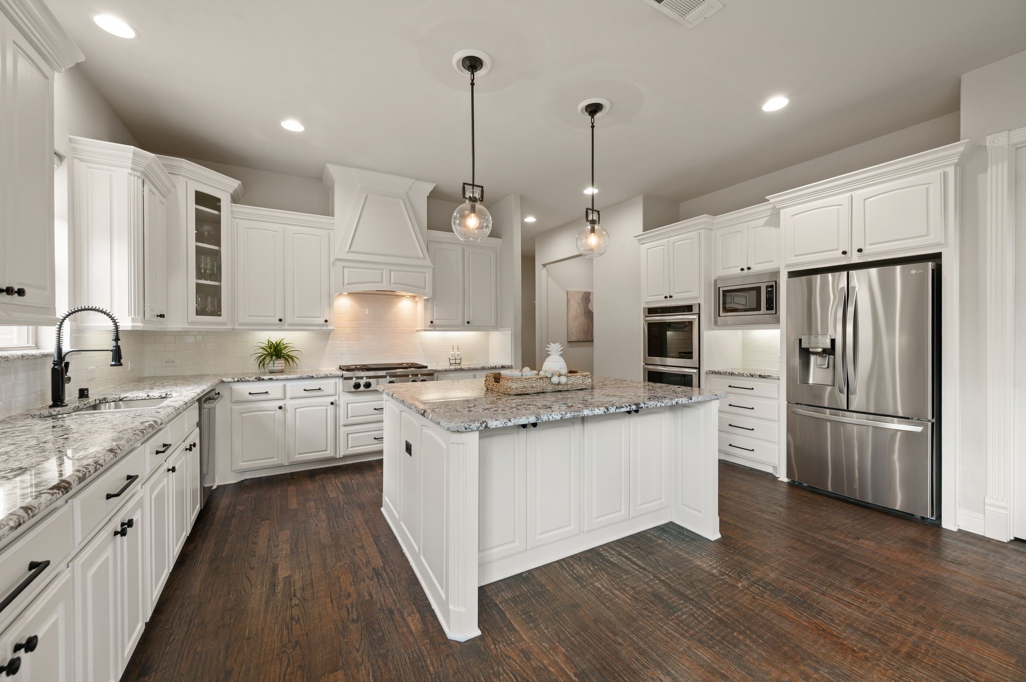 1813 Grosvenor Green