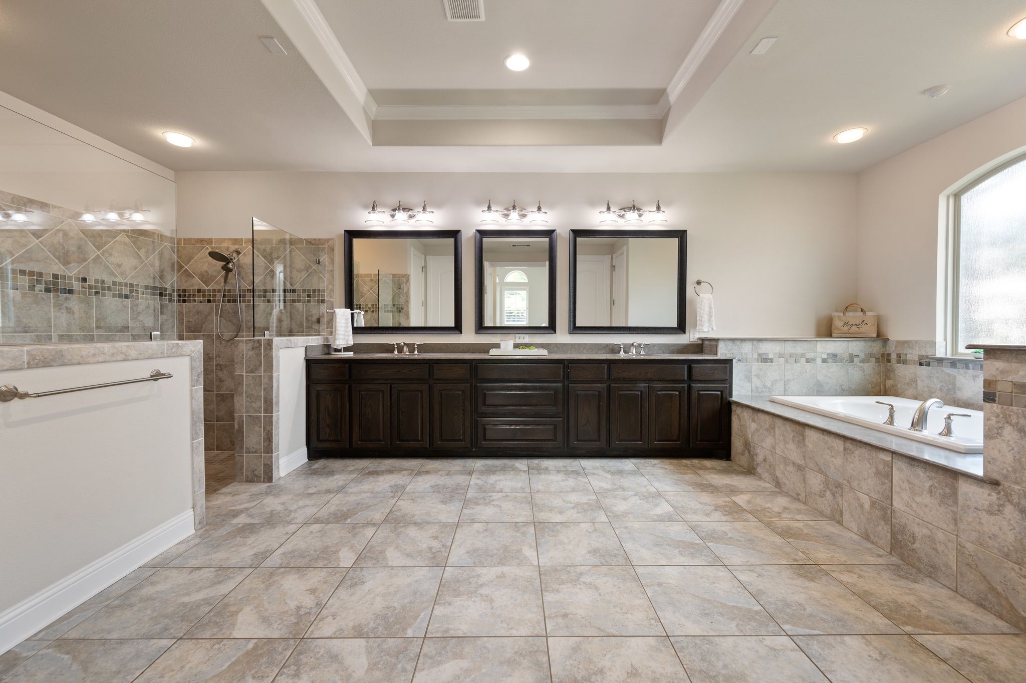 1813 Grosvenor Green