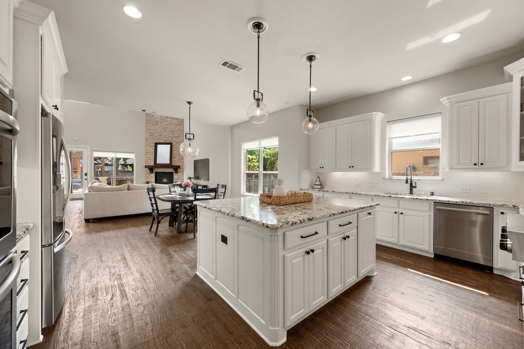 1813 Grosvenor Green