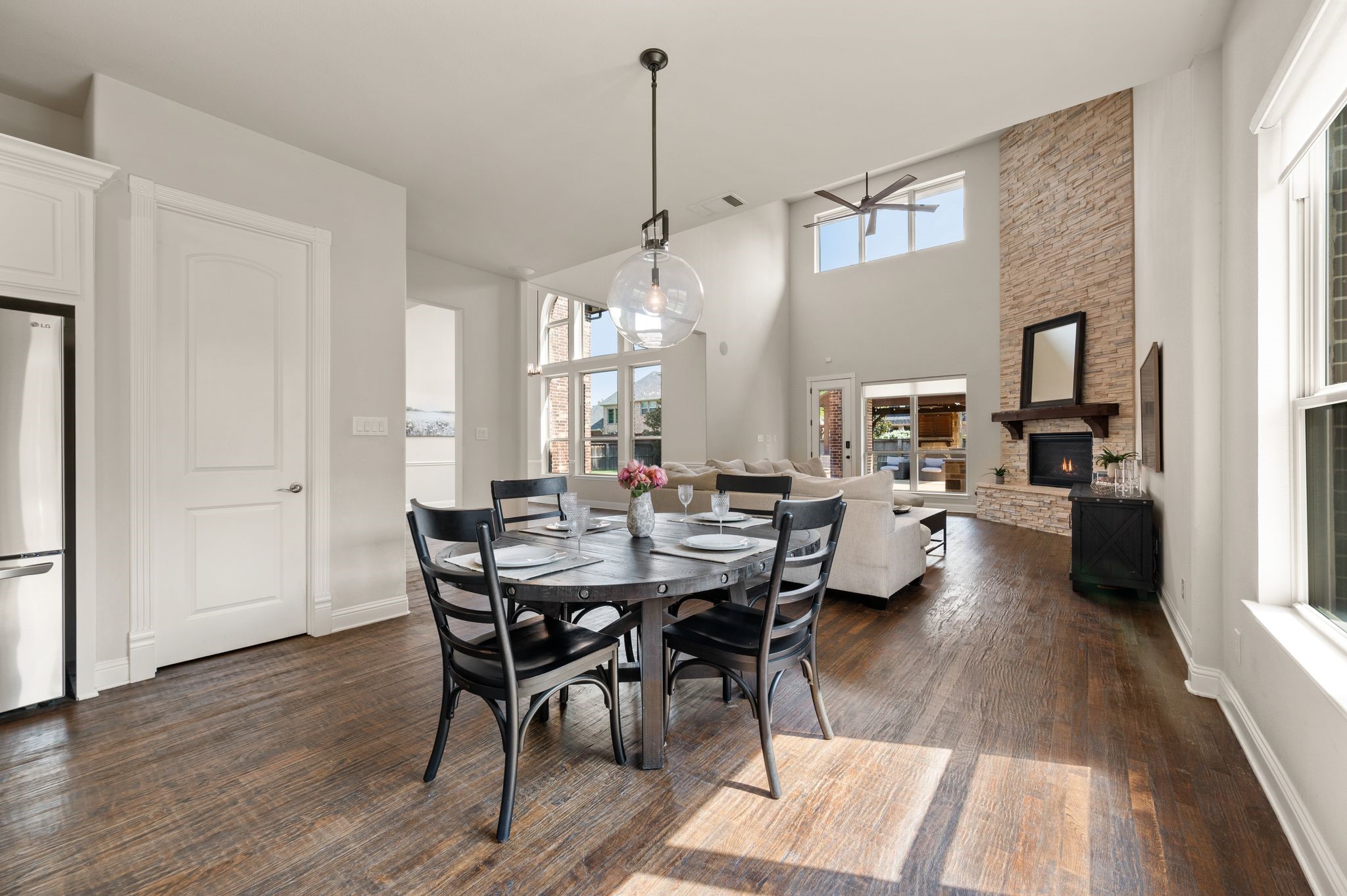 1813 Grosvenor Green