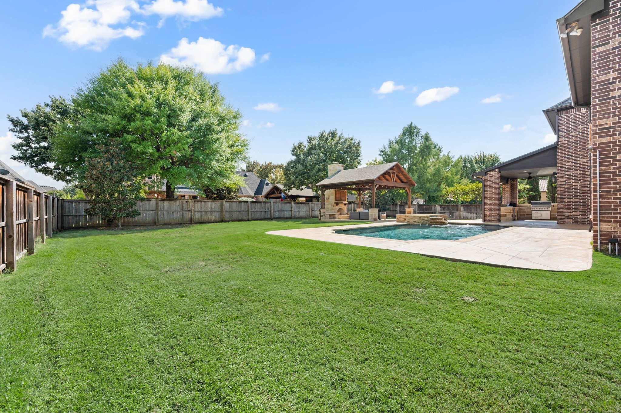 1813 Grosvenor Green