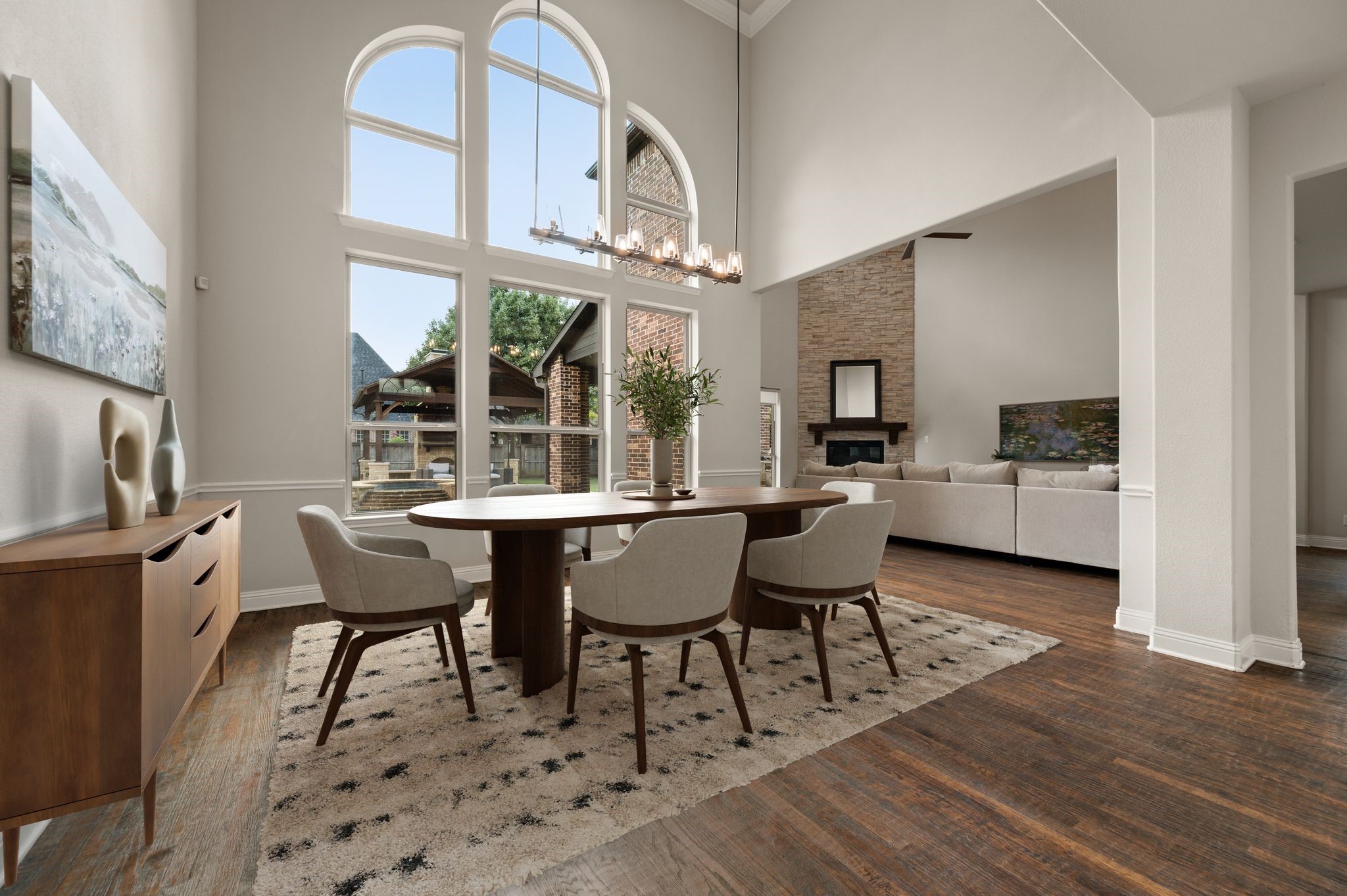 1813 Grosvenor Green