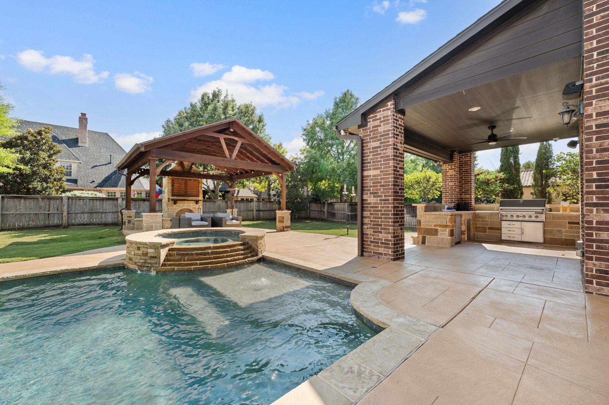 1813 Grosvenor Green