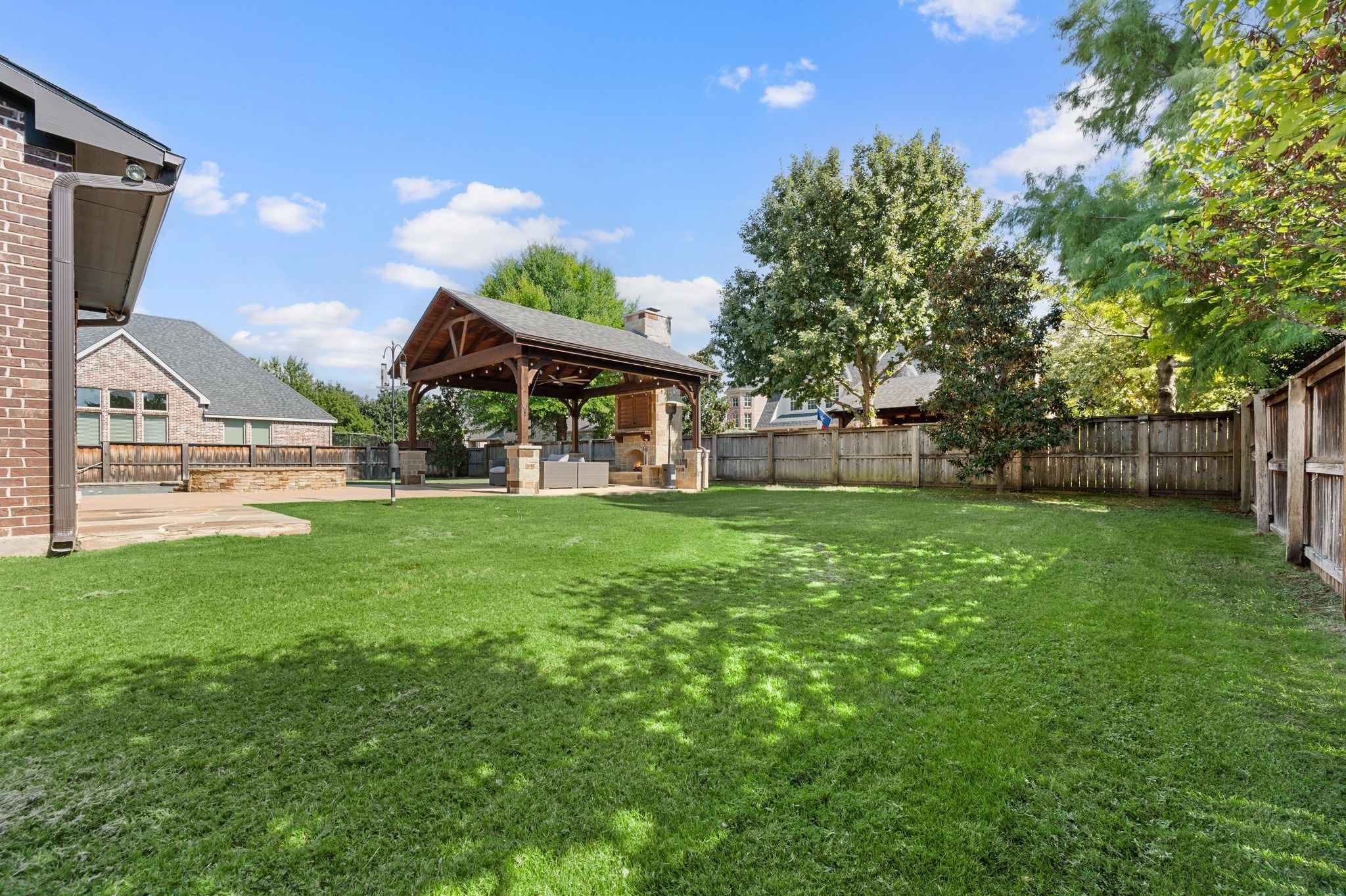 1813 Grosvenor Green