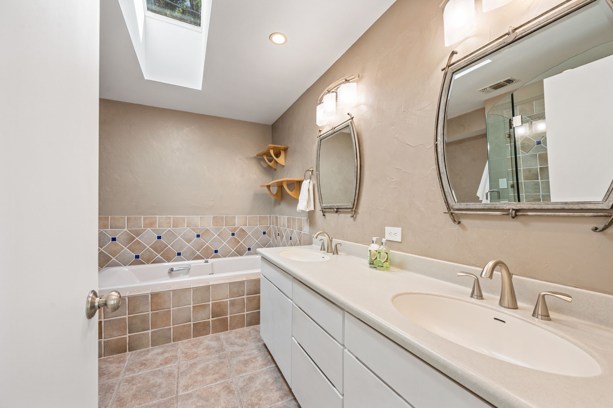 1020 Wilshire Boulevard