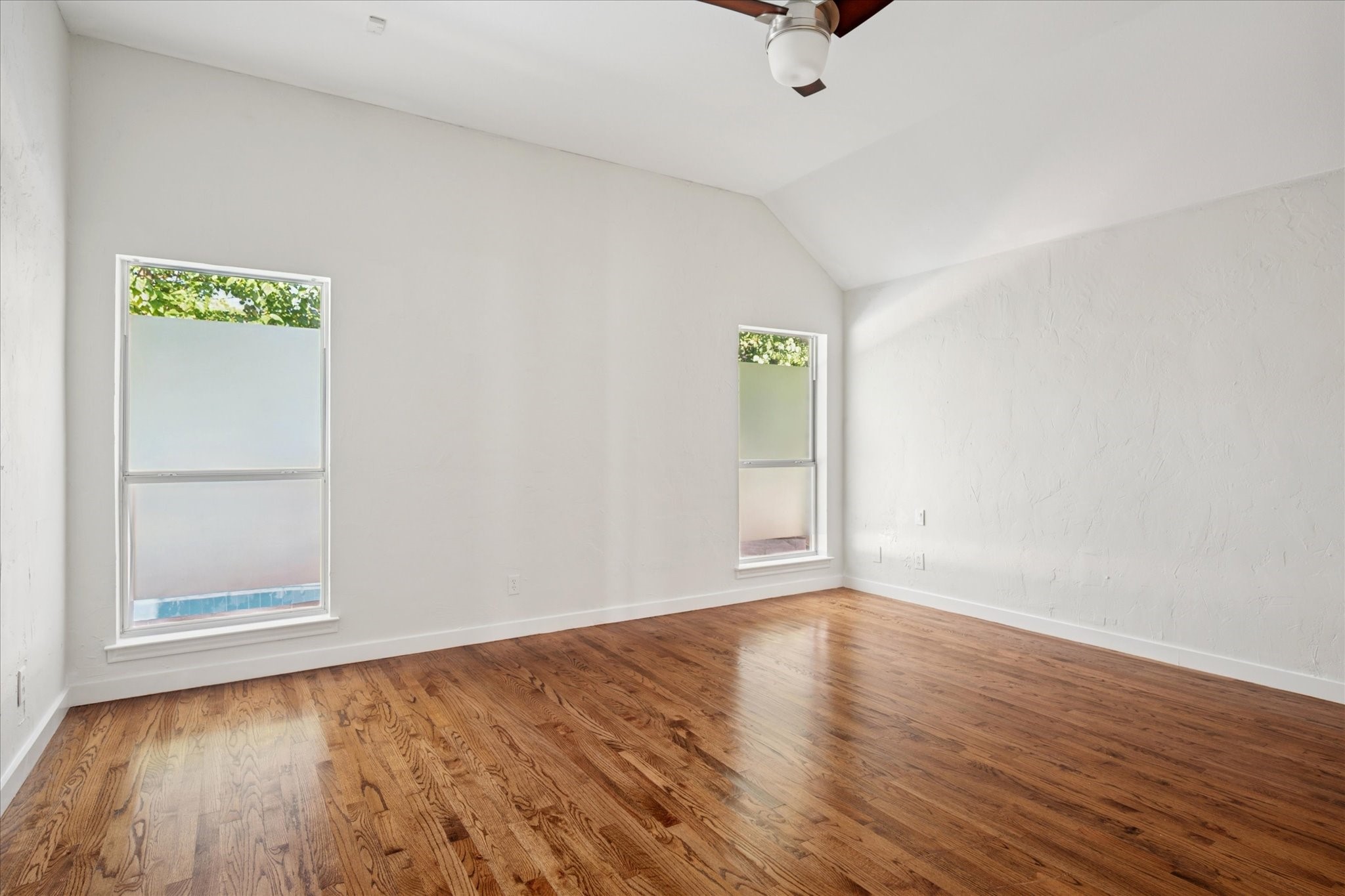 4910 Shadowood Trail