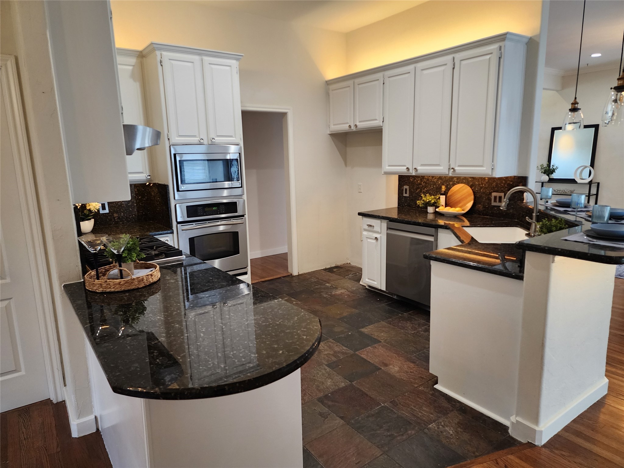 4910 Shadowood Trail