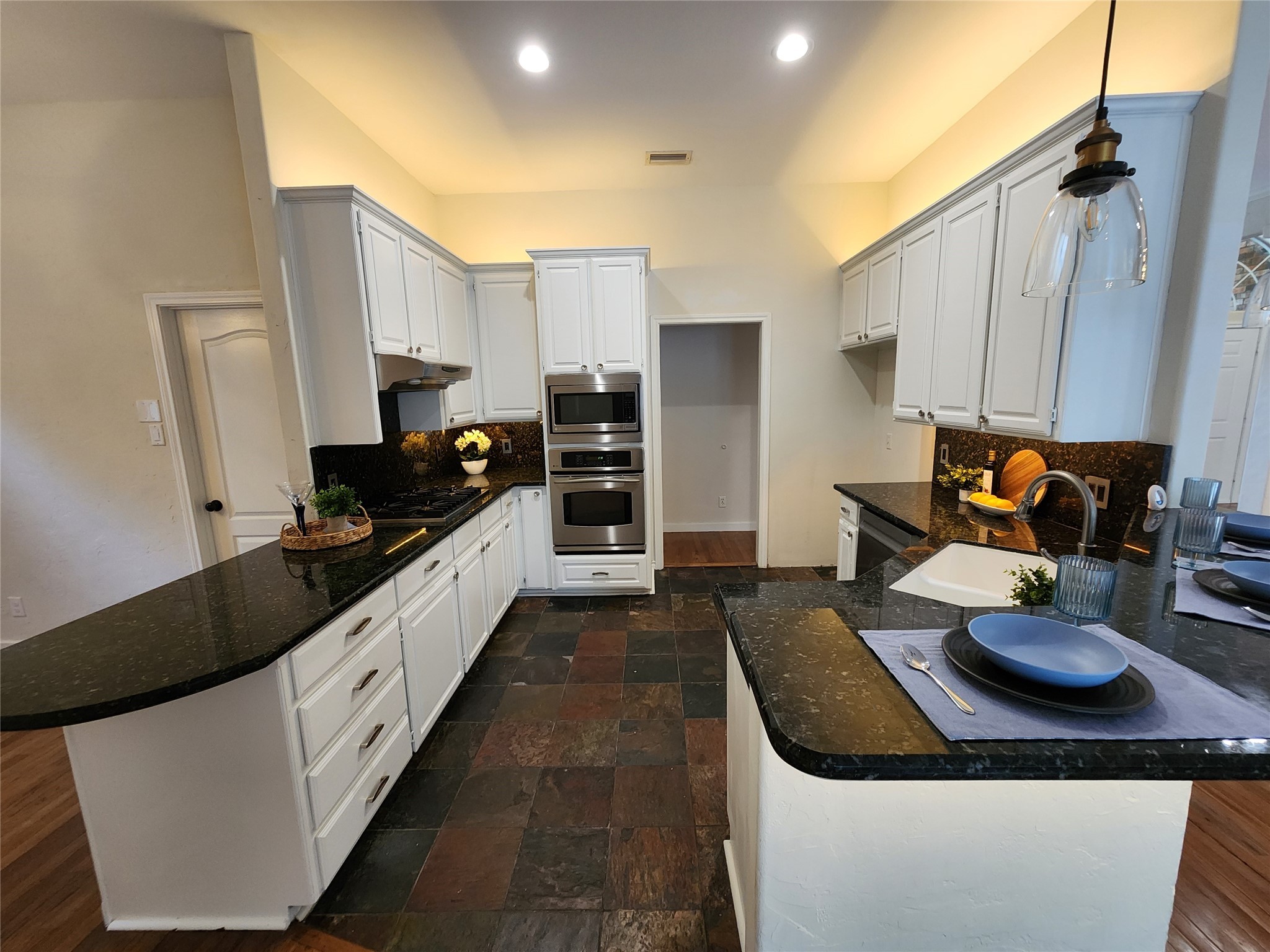 4910 Shadowood Trail