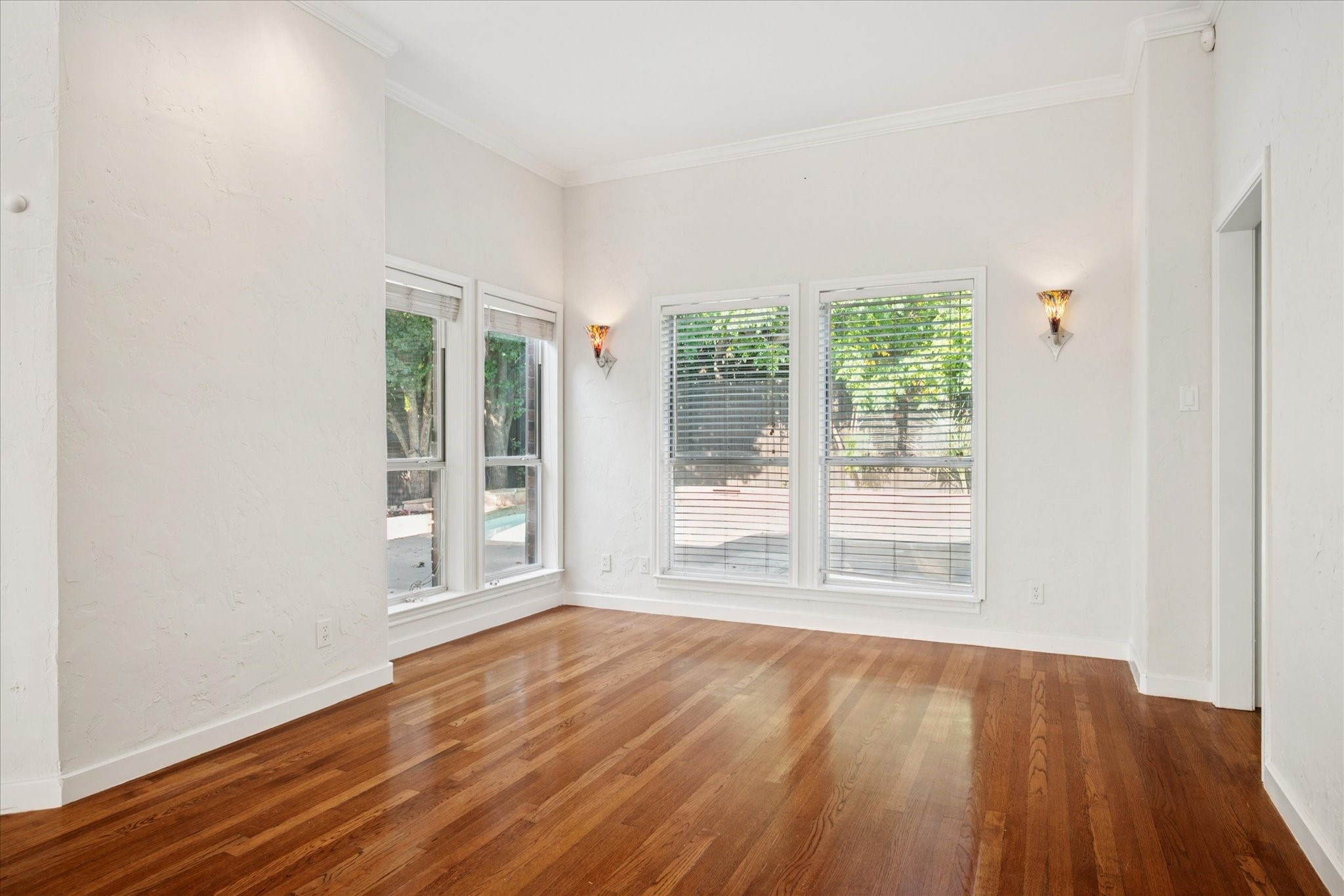 4910 Shadowood Trail