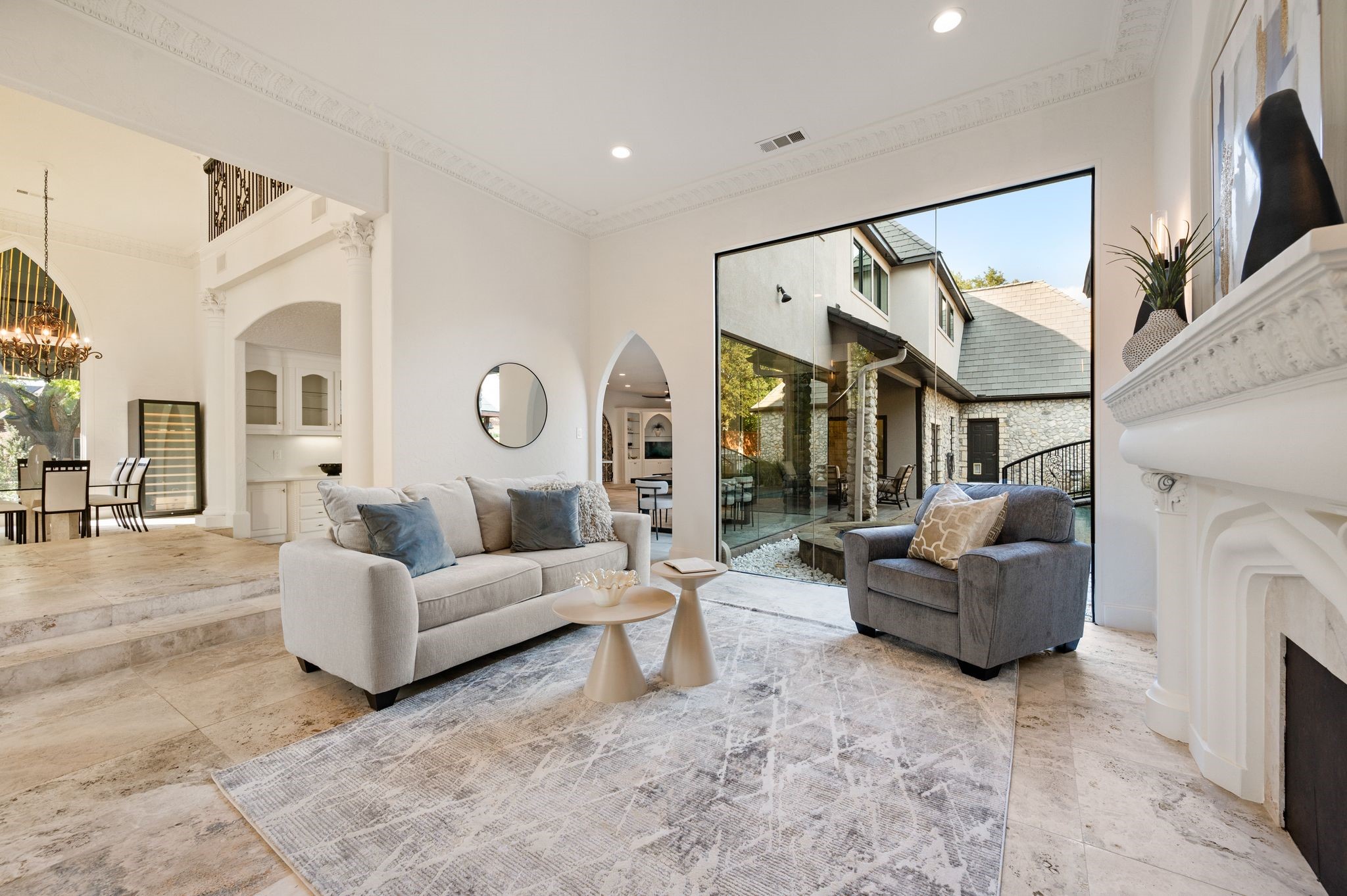 5613 Versailles Court