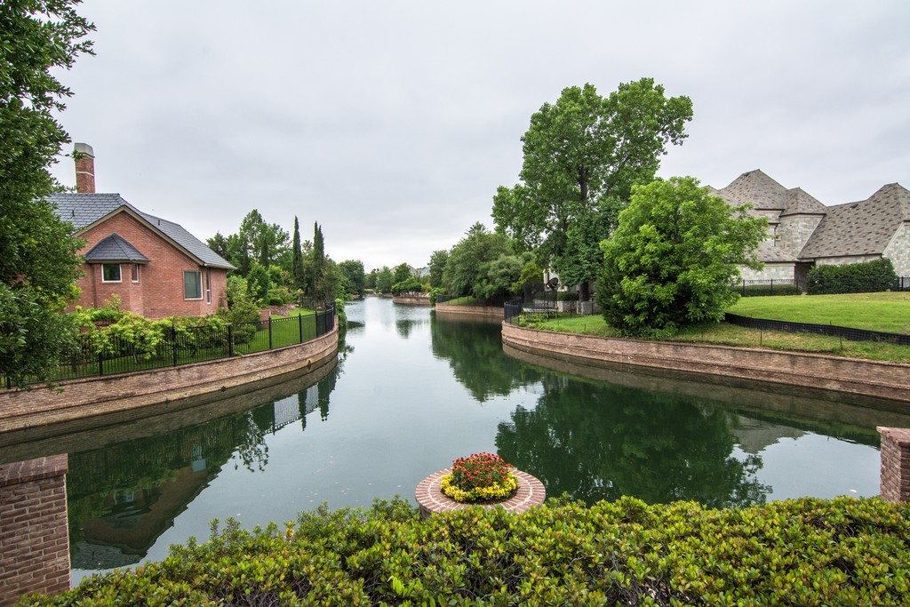 5613 Versailles Court