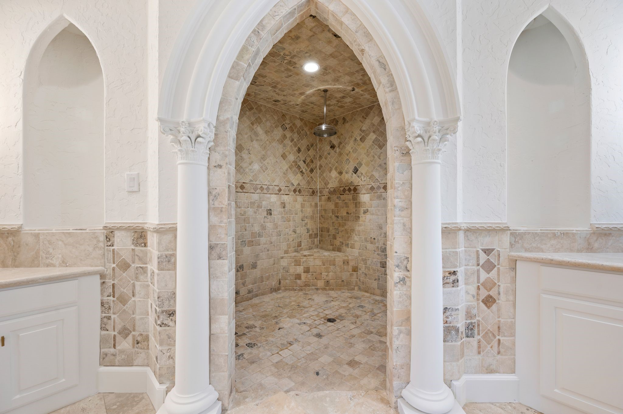 5613 Versailles Court