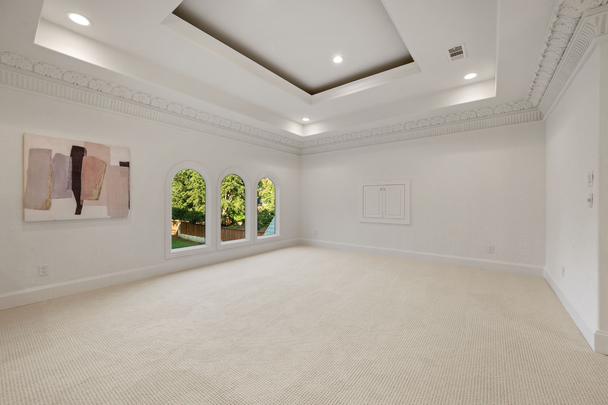 5613 Versailles Court