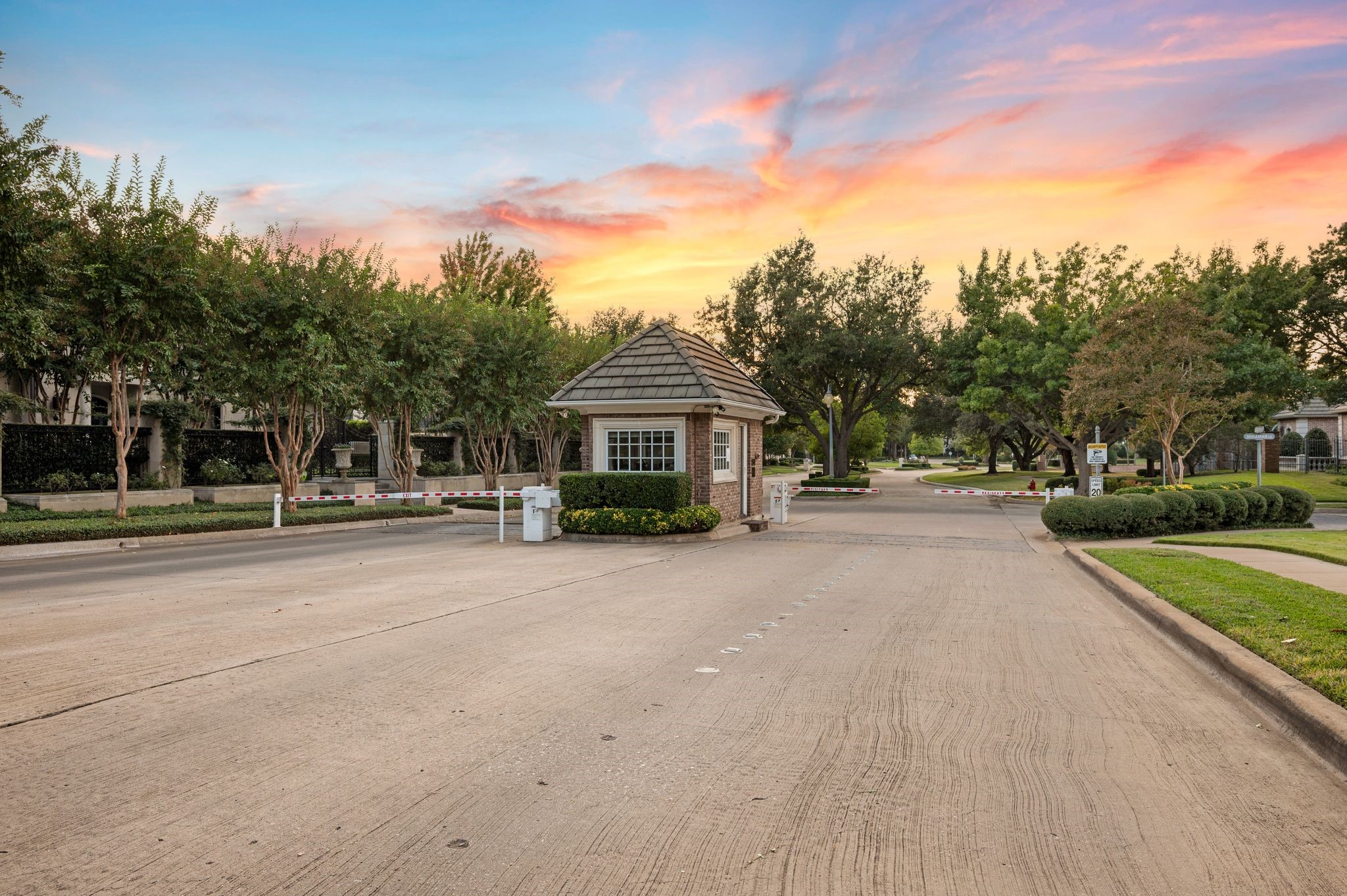 5613 Versailles Court