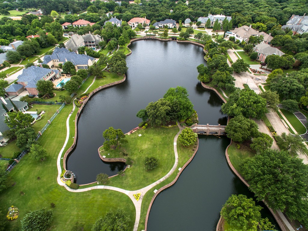 5613 Versailles Court