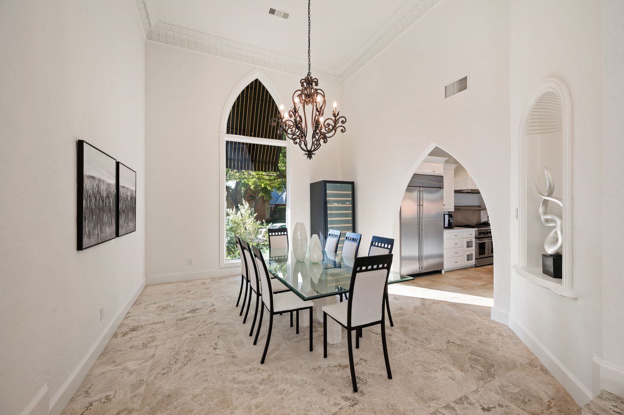 5613 Versailles Court