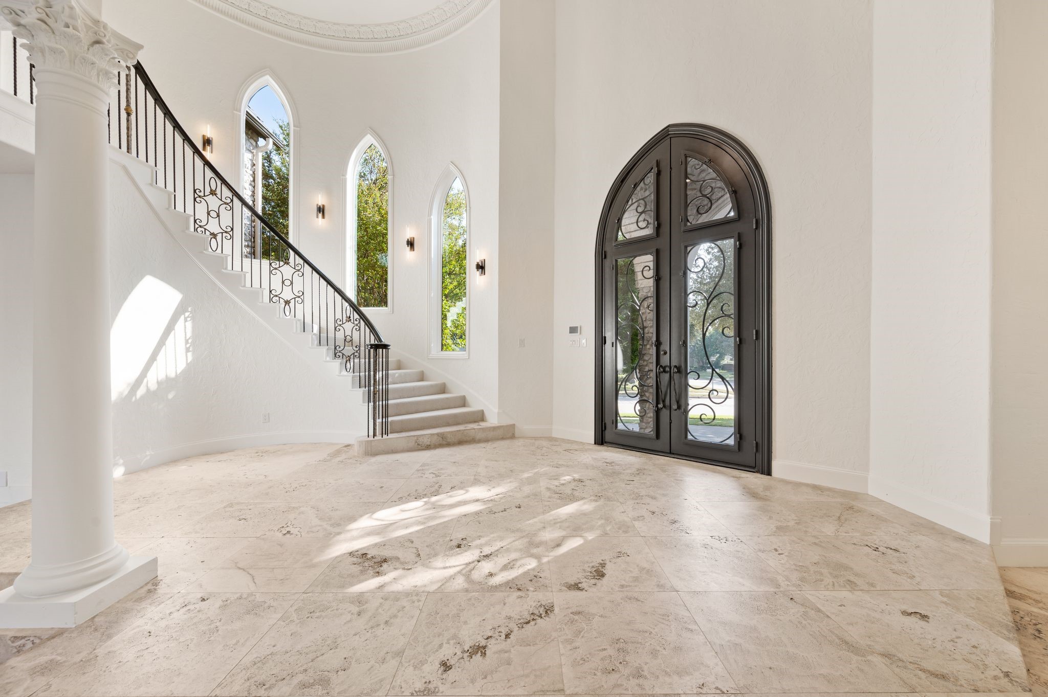 5613 Versailles Court