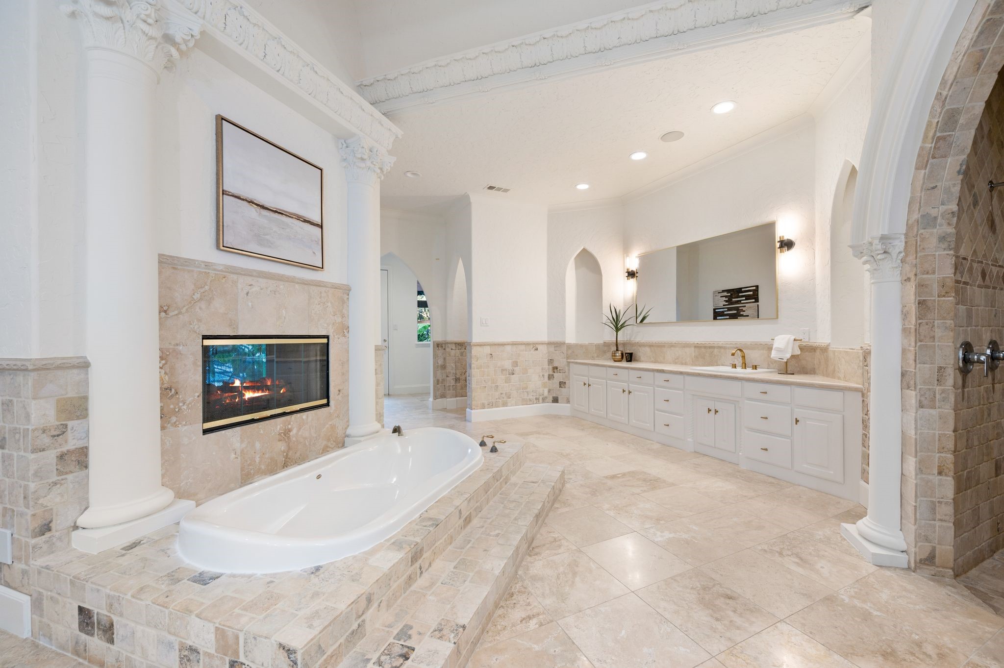 5613 Versailles Court