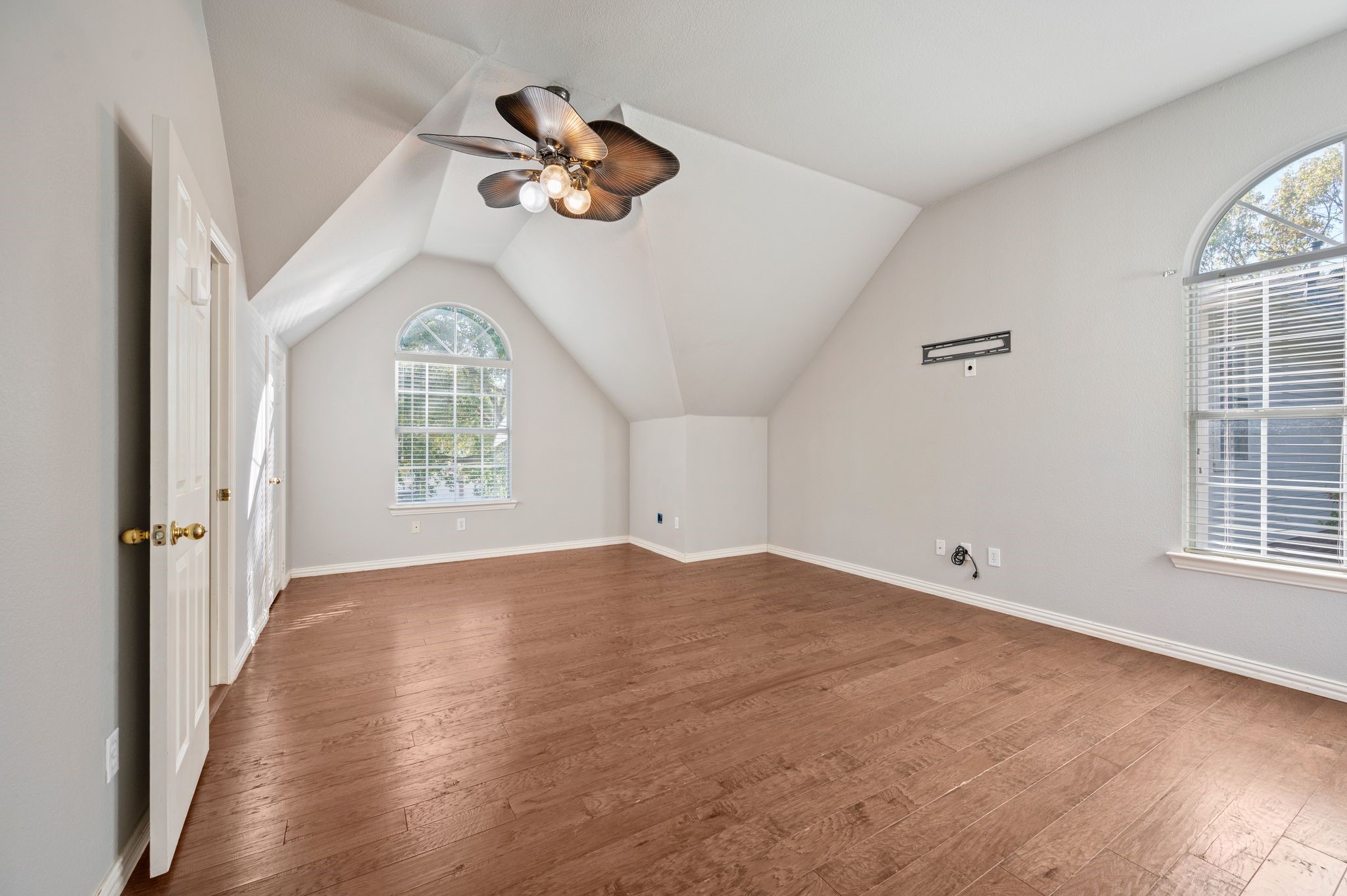 2504 Springhill Drive