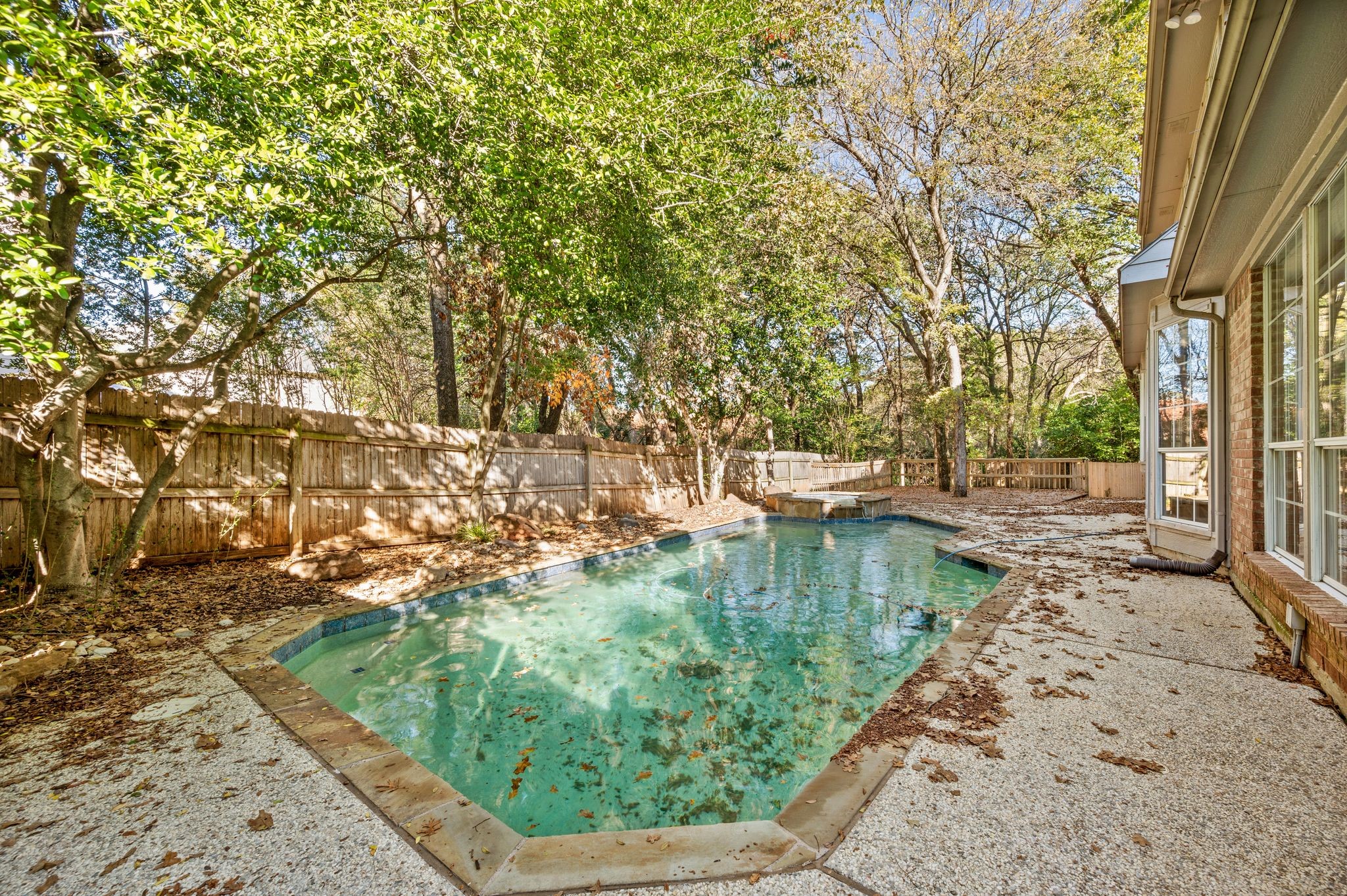 2504 Springhill Drive