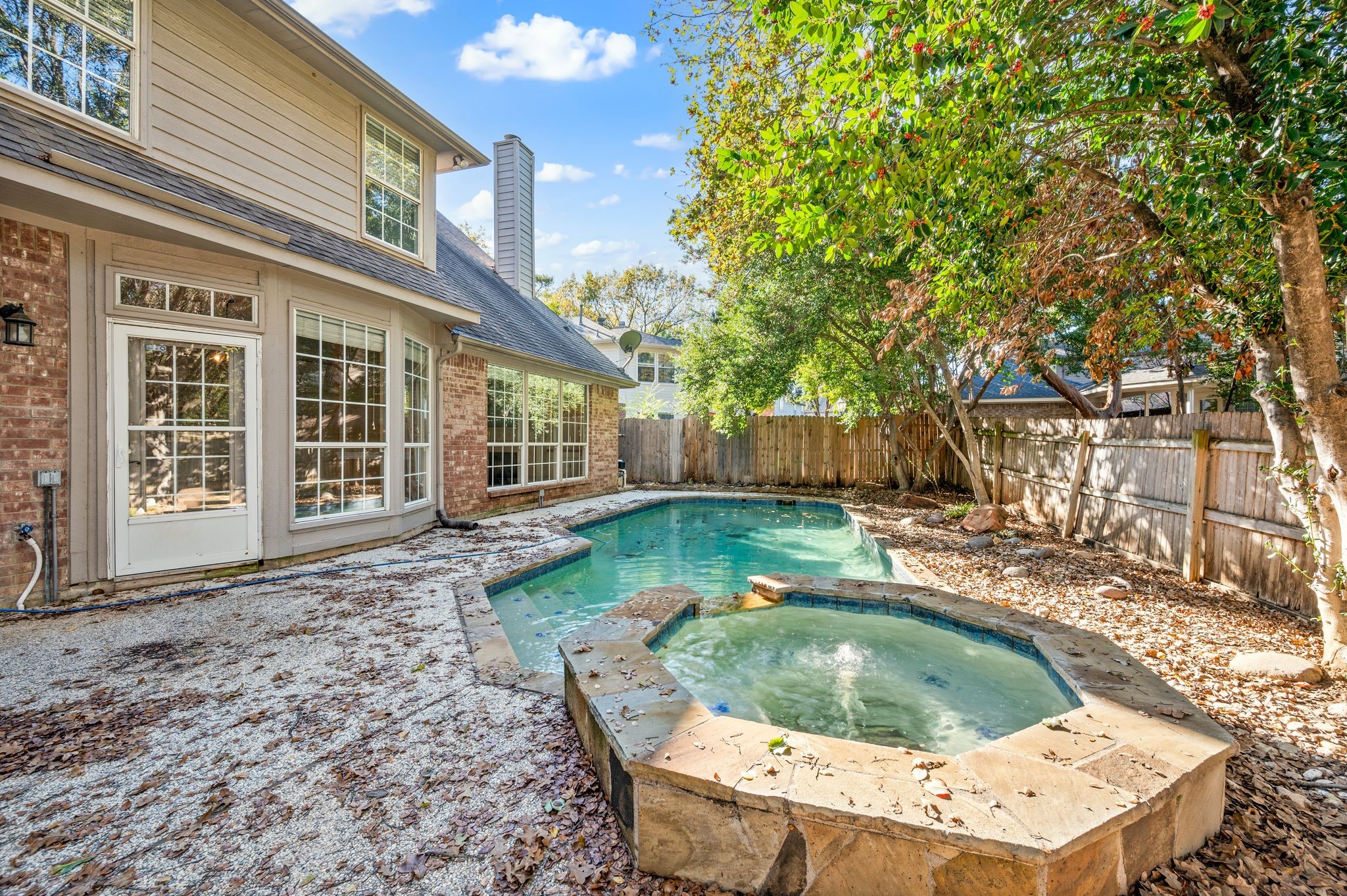 2504 Springhill Drive