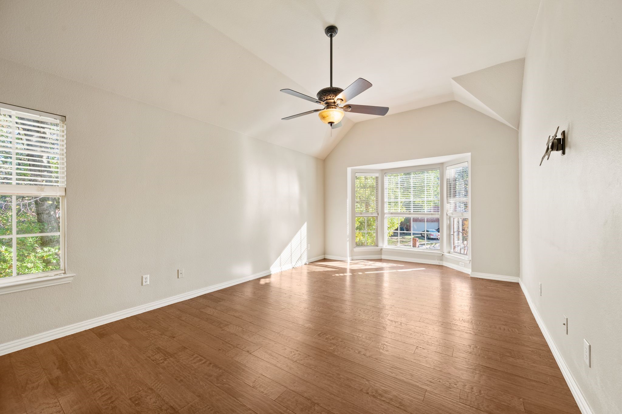 2504 Springhill Drive