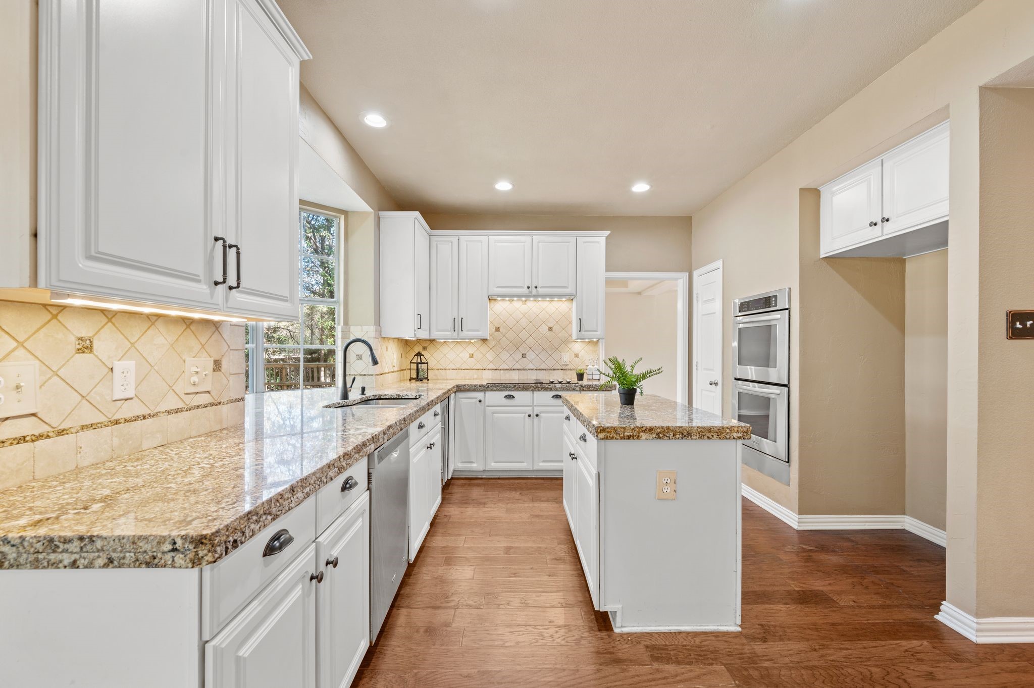 2504 Springhill Drive