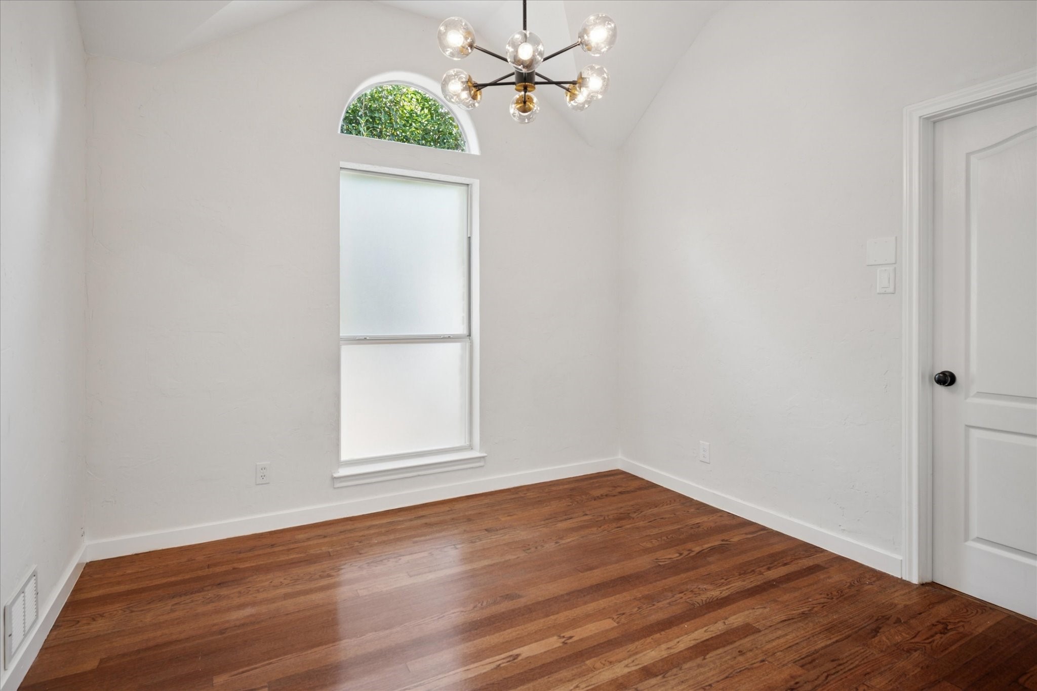 4910 Shadowood Trail