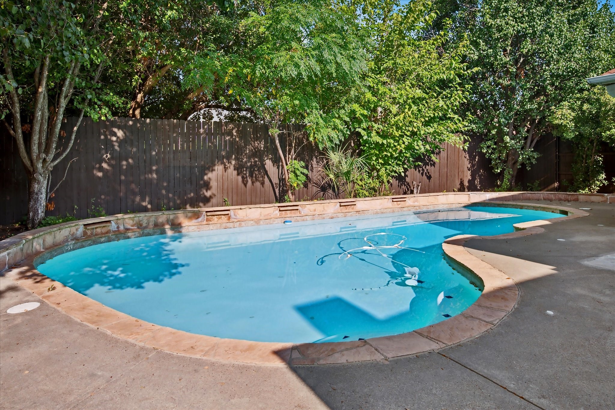 4910 Shadowood Trail