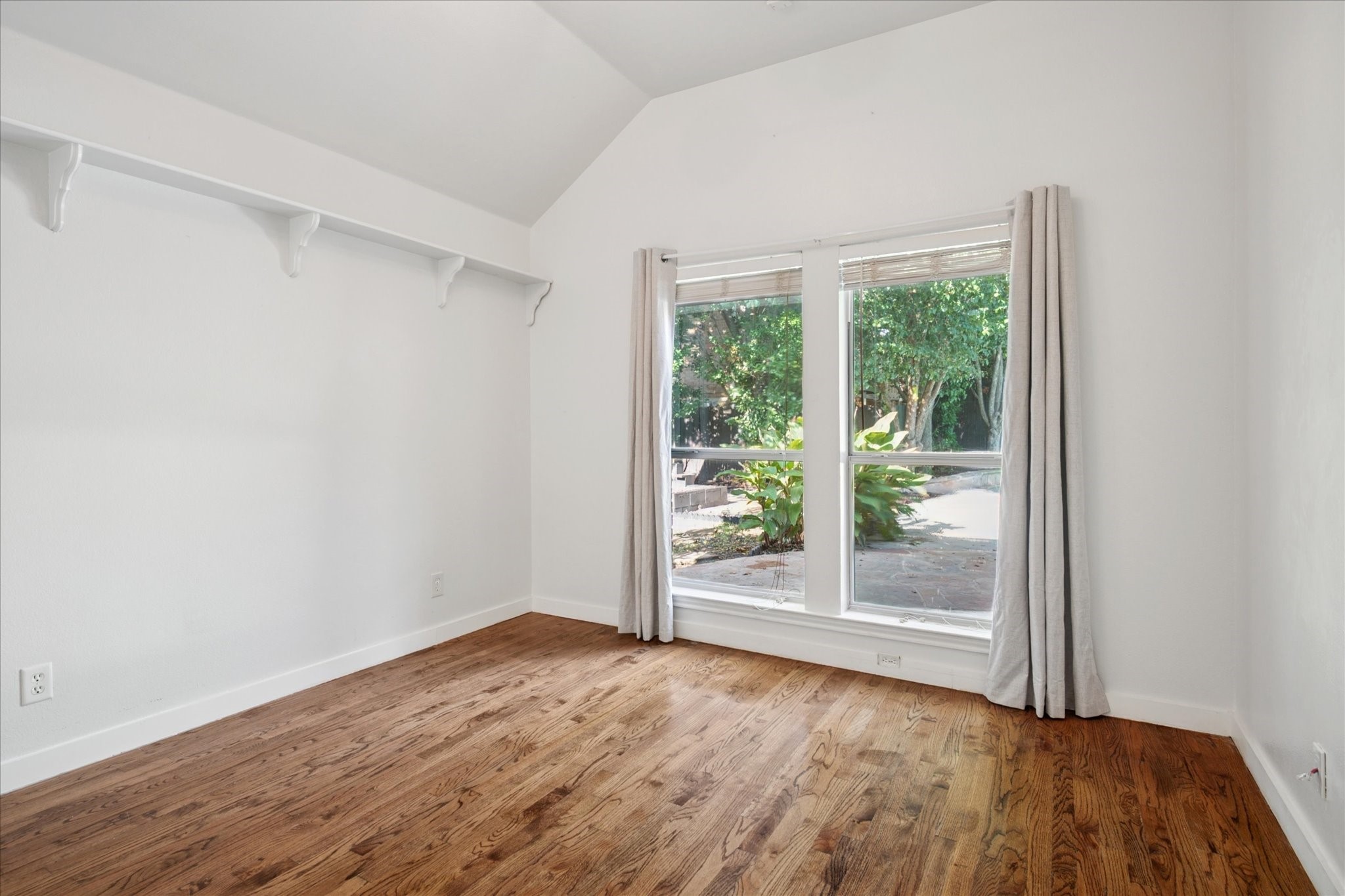 4910 Shadowood Trail