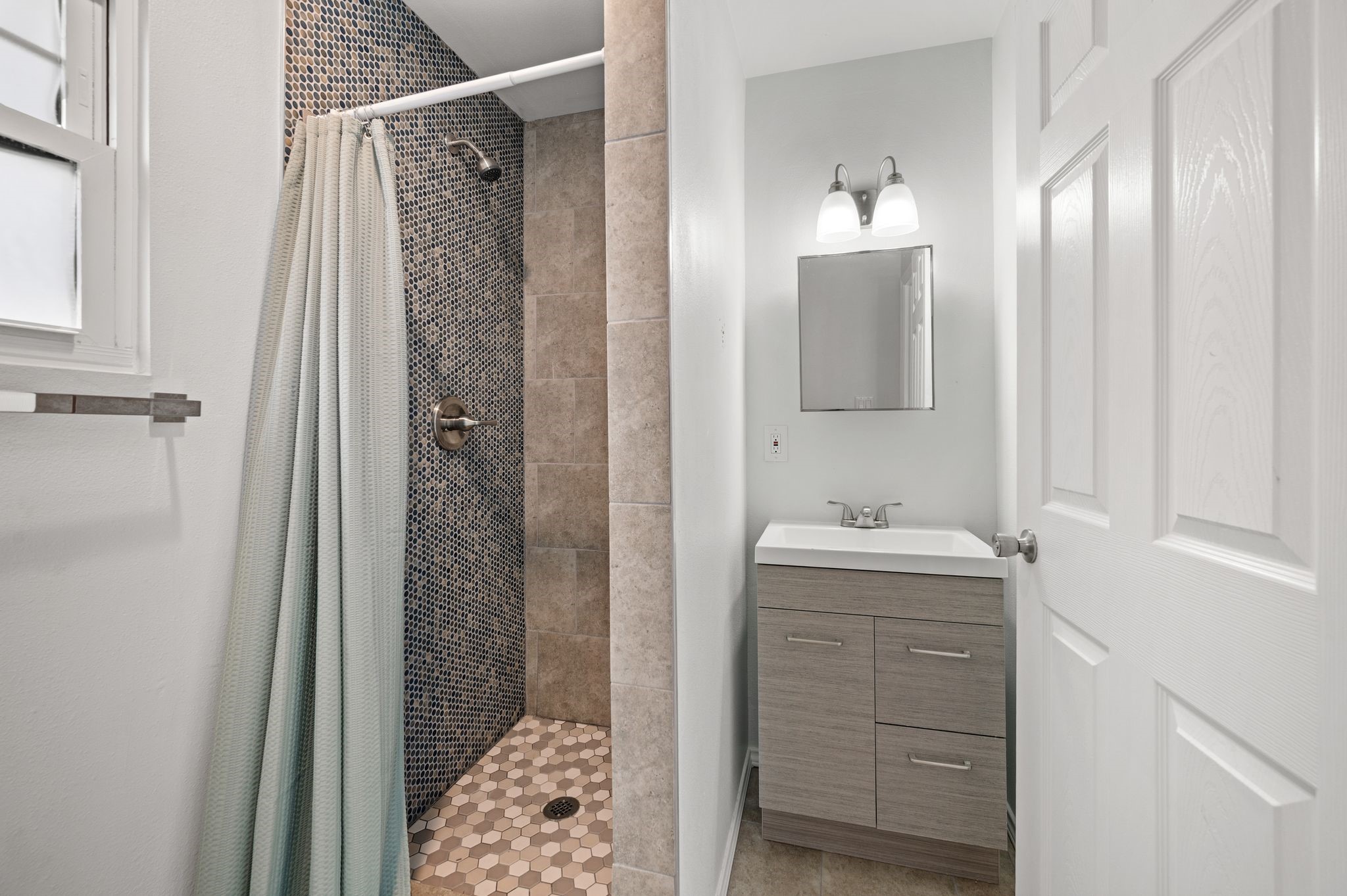 5617 Blackmore Avenue