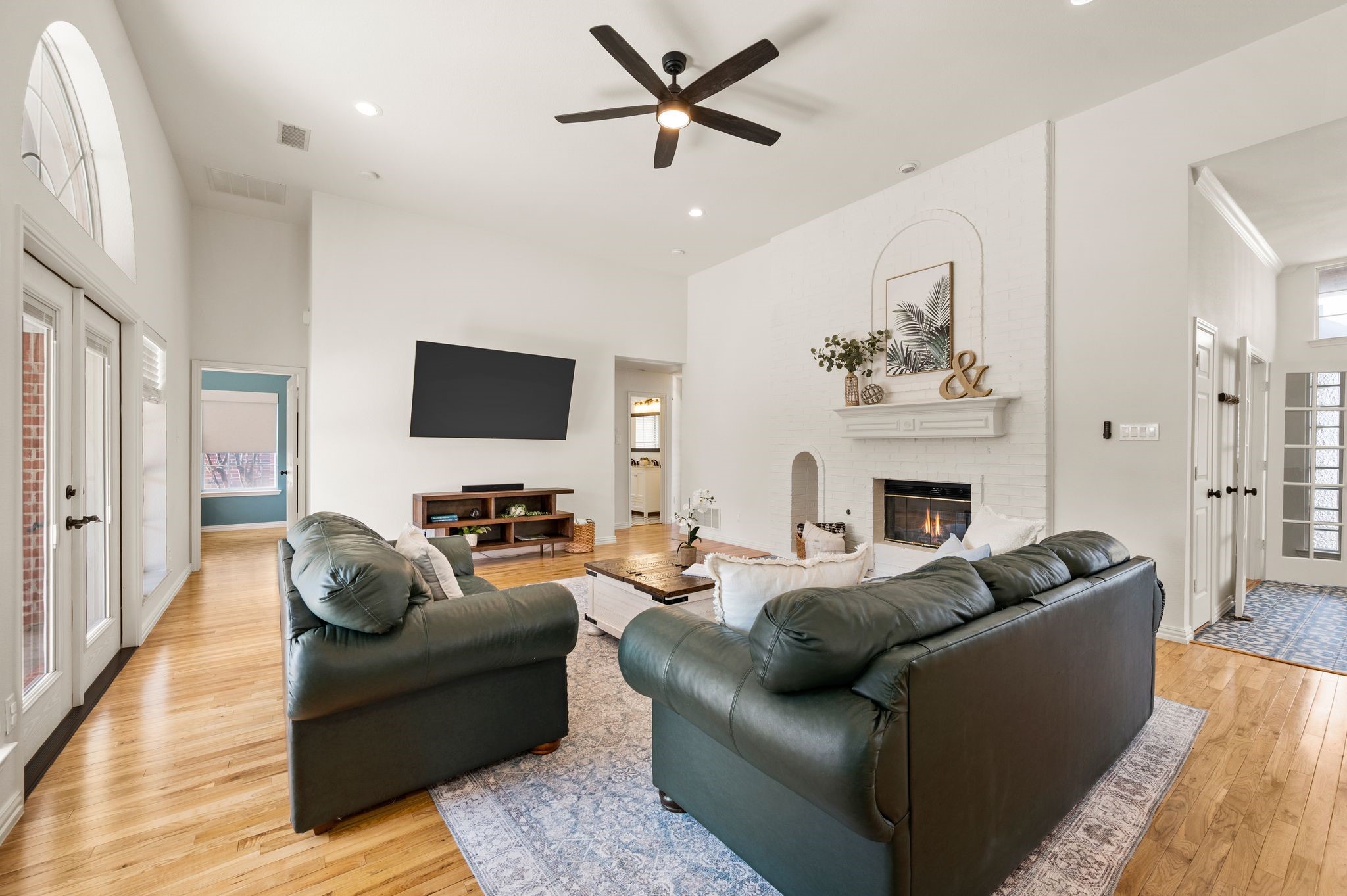 1604 Los Altos Court