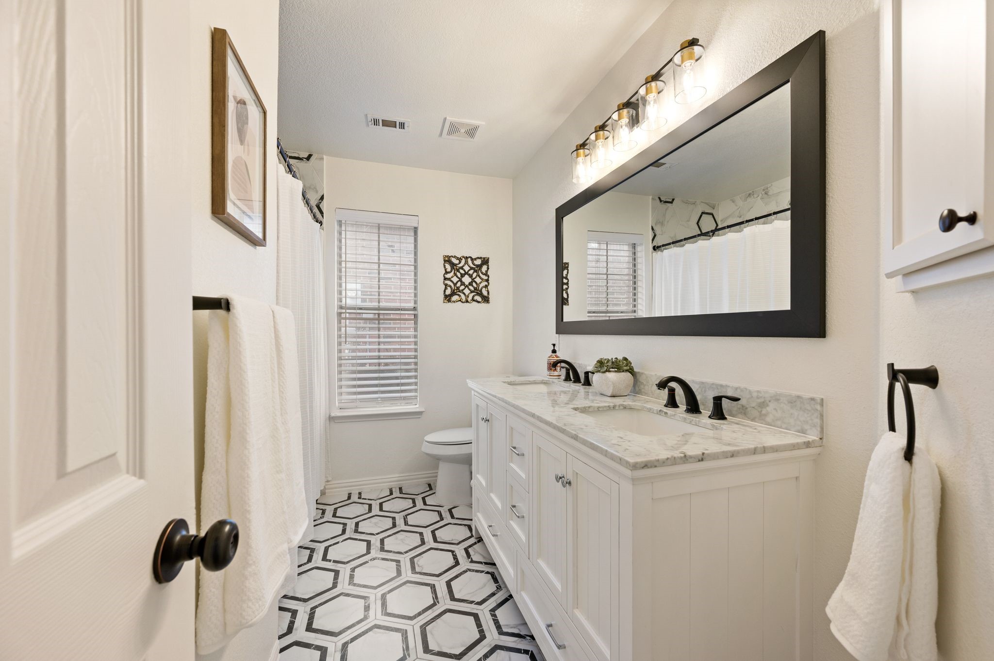 1604 Los Altos Court