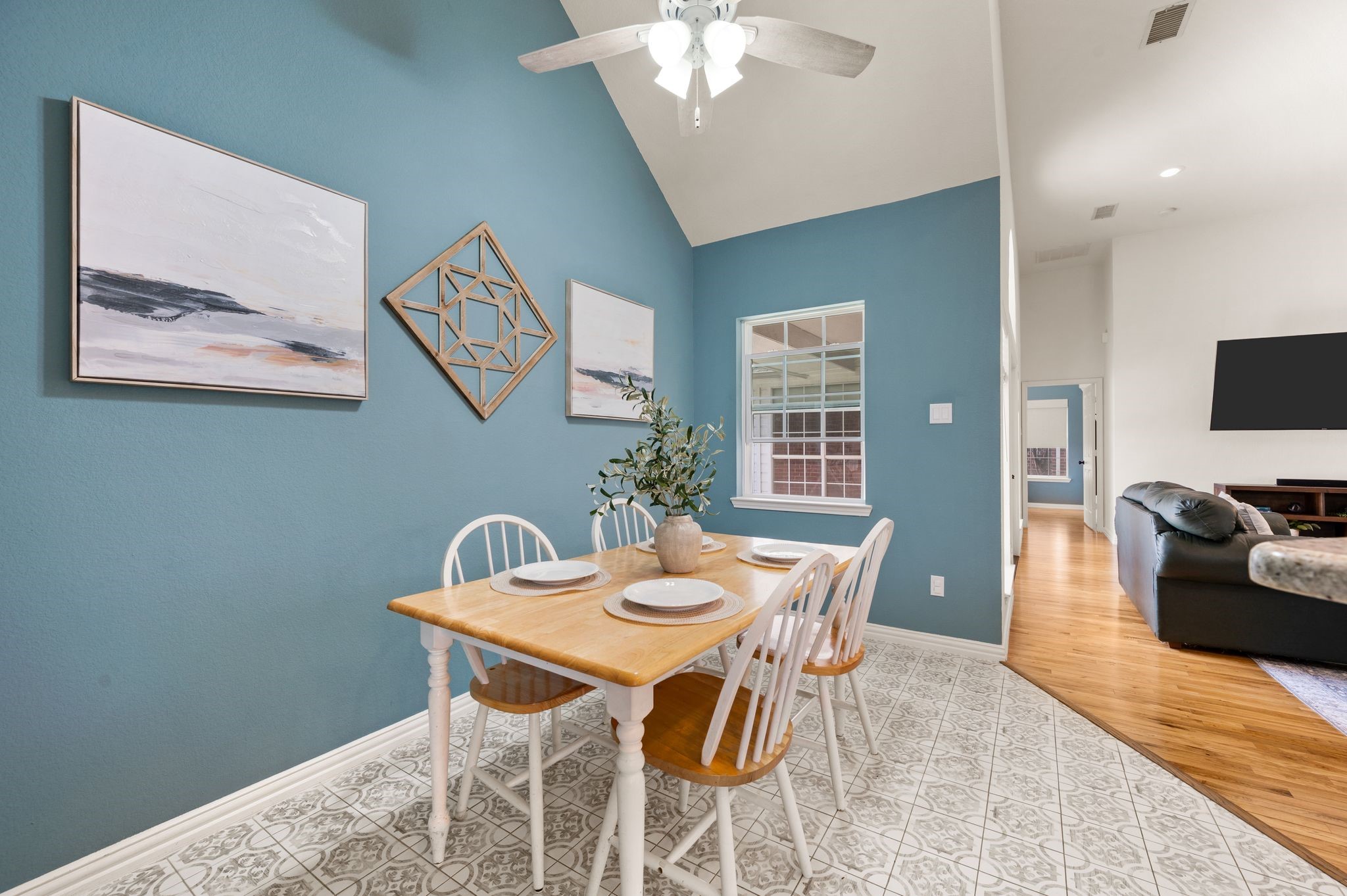 1604 Los Altos Court