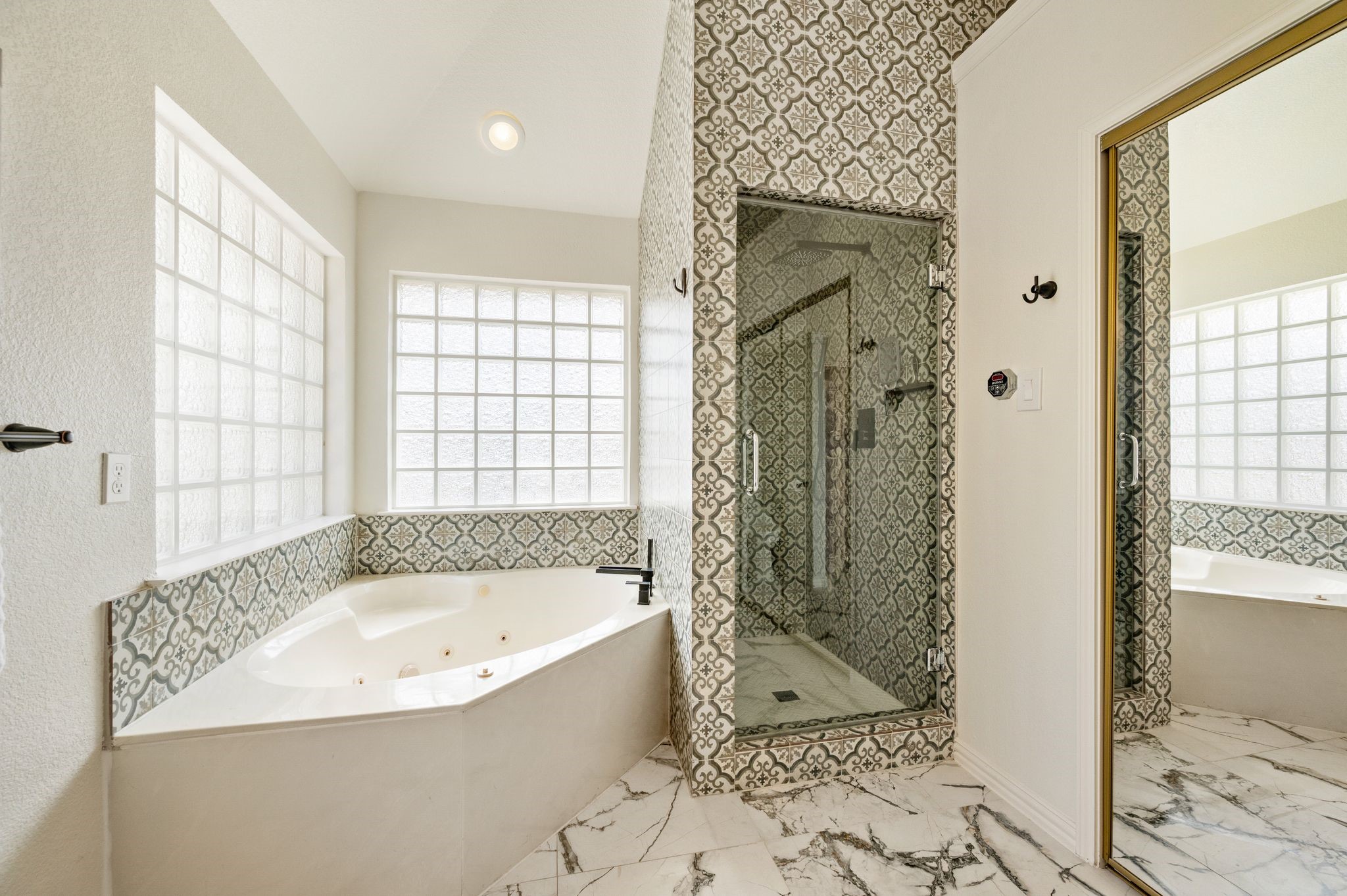 1604 Los Altos Court