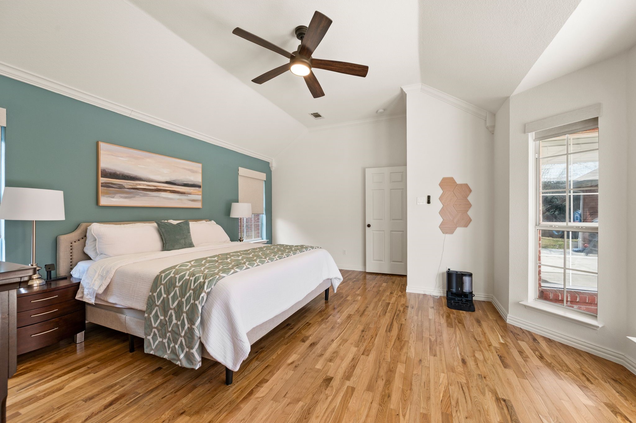 1604 Los Altos Court