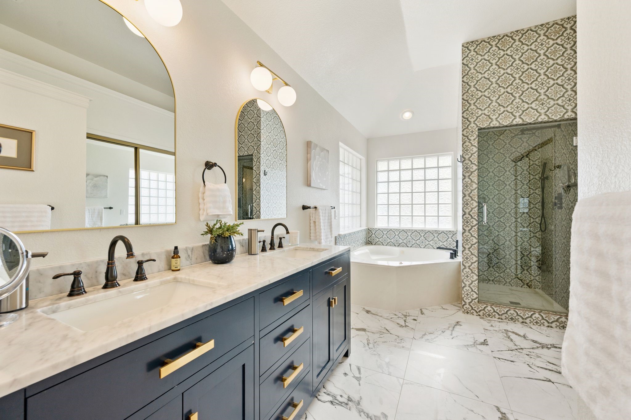 1604 Los Altos Court