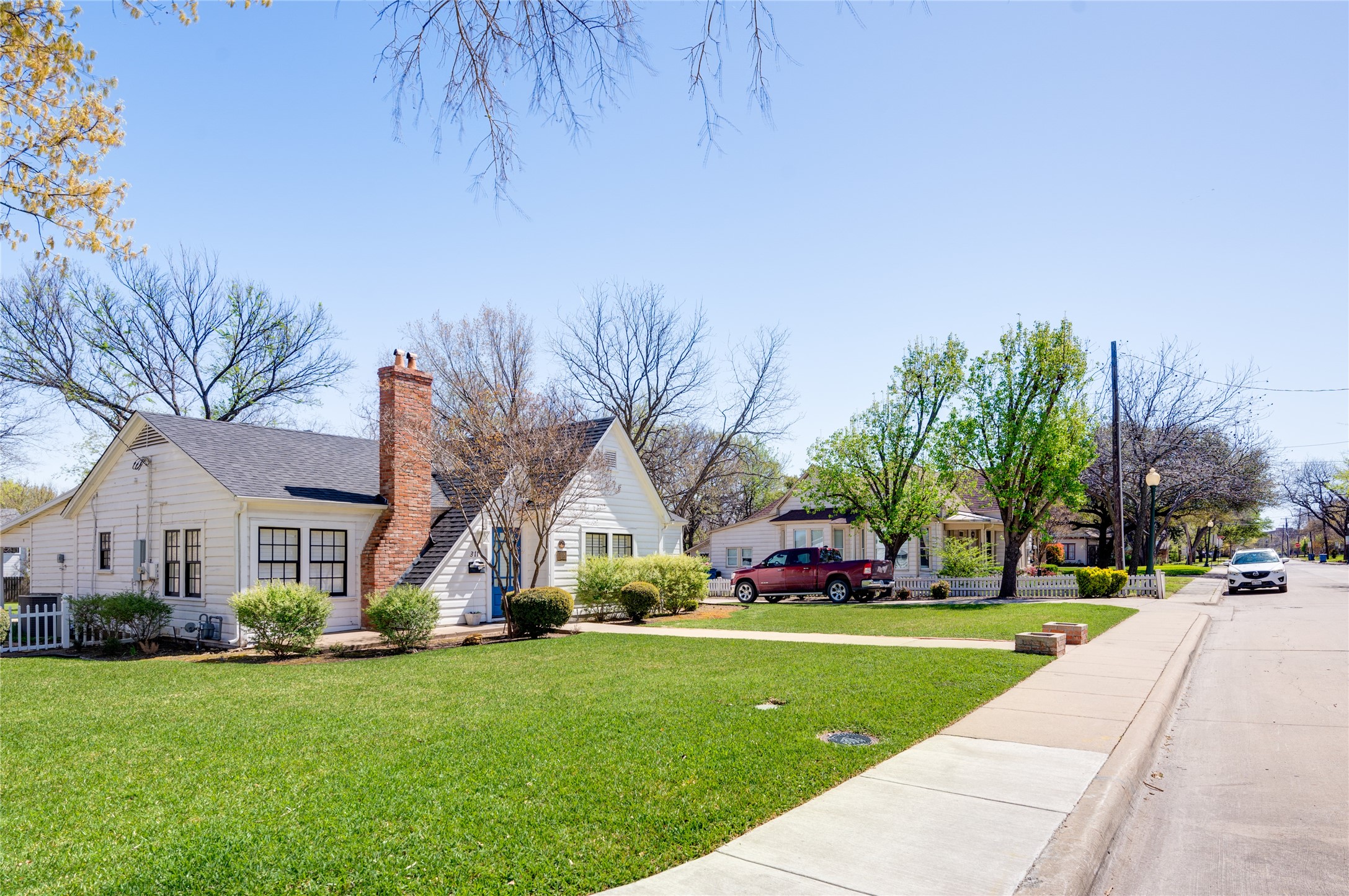 843 E Wall Street