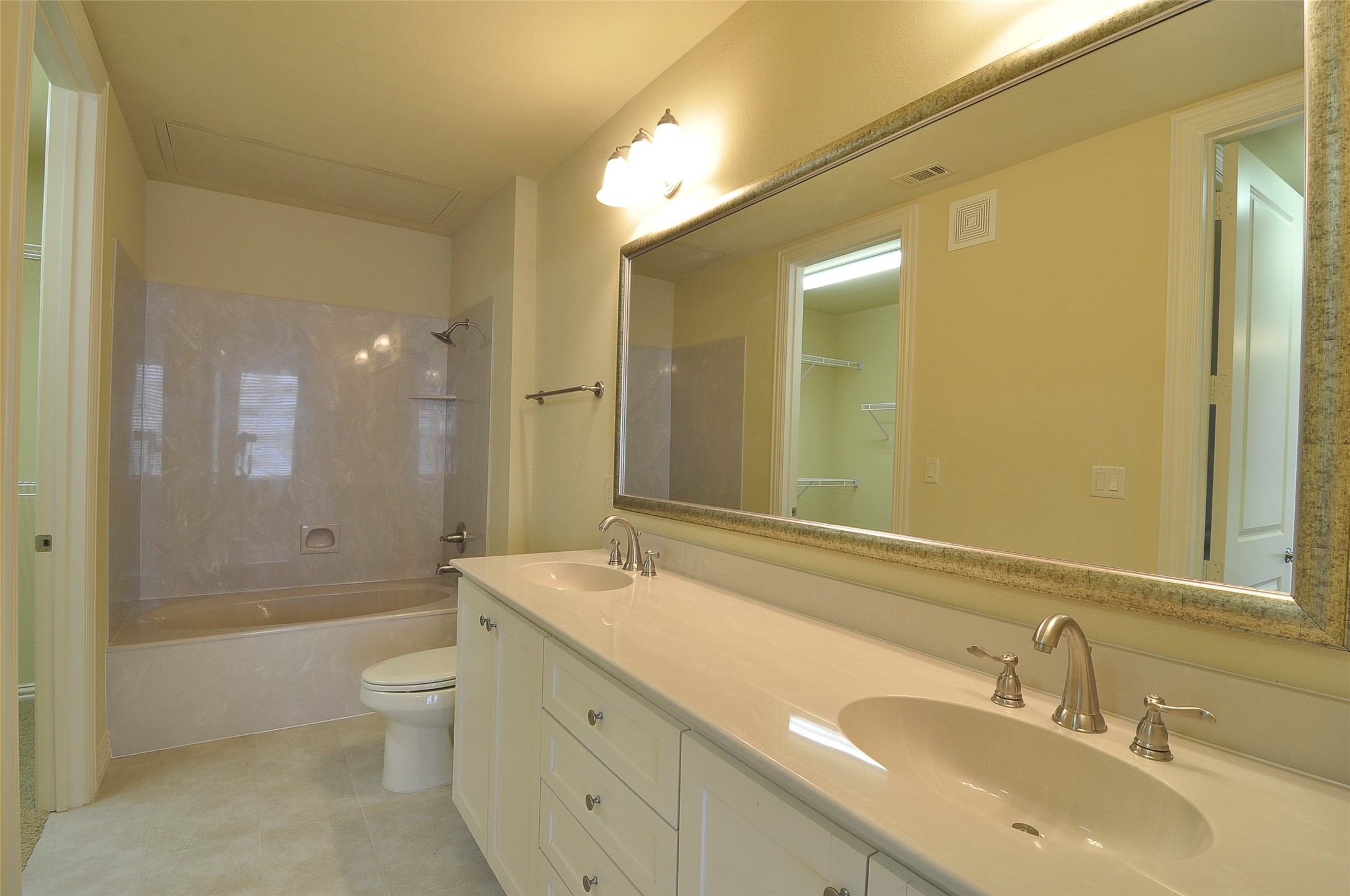 5232 Colleyville Boulevard 201