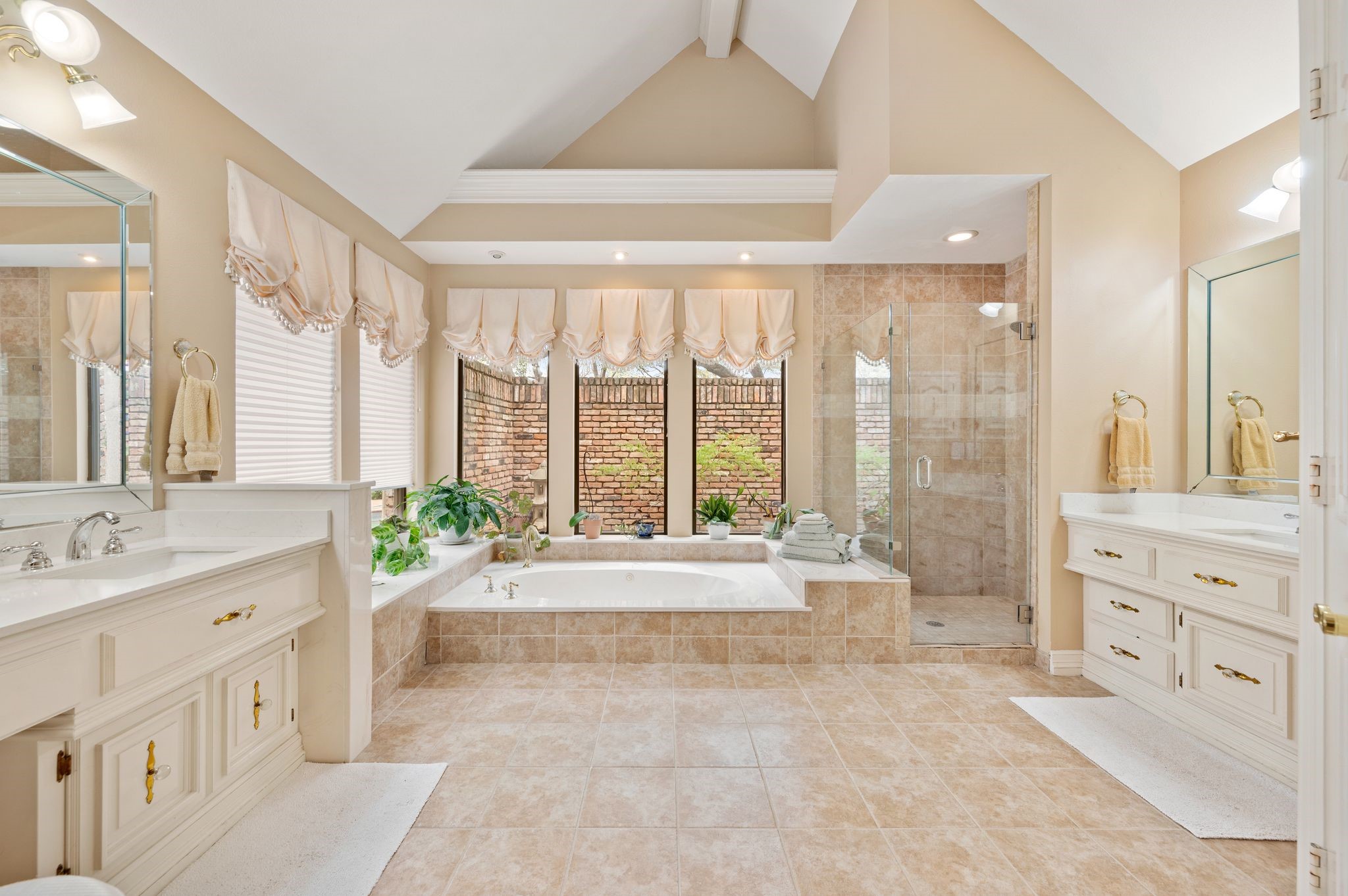 4310 Pembrooke Parkway N