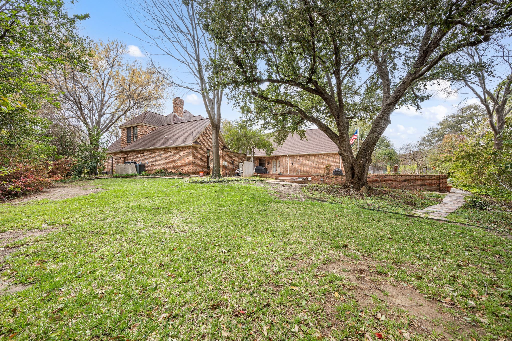 4310 Pembrooke Parkway N