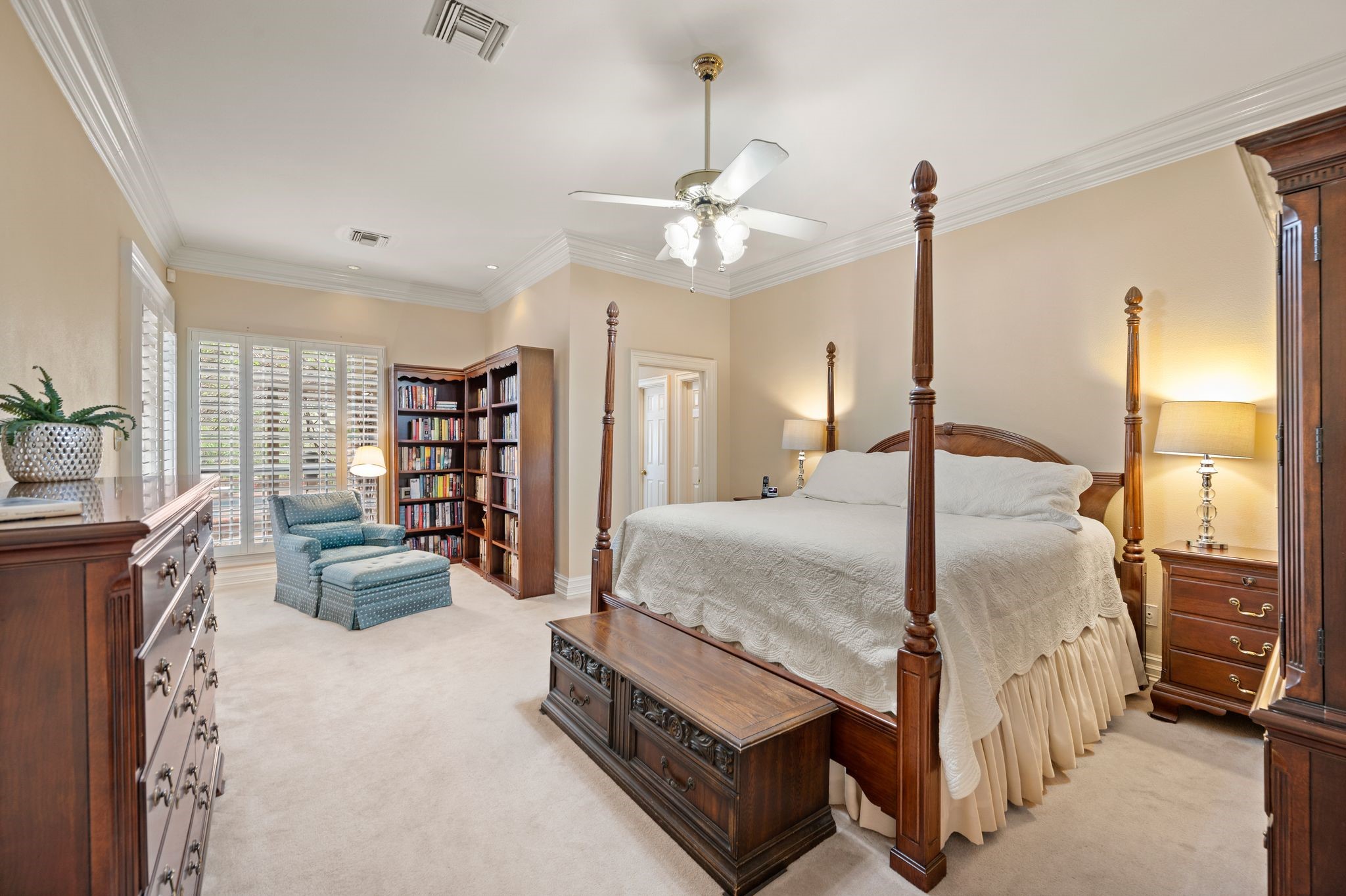 4310 Pembrooke Parkway N