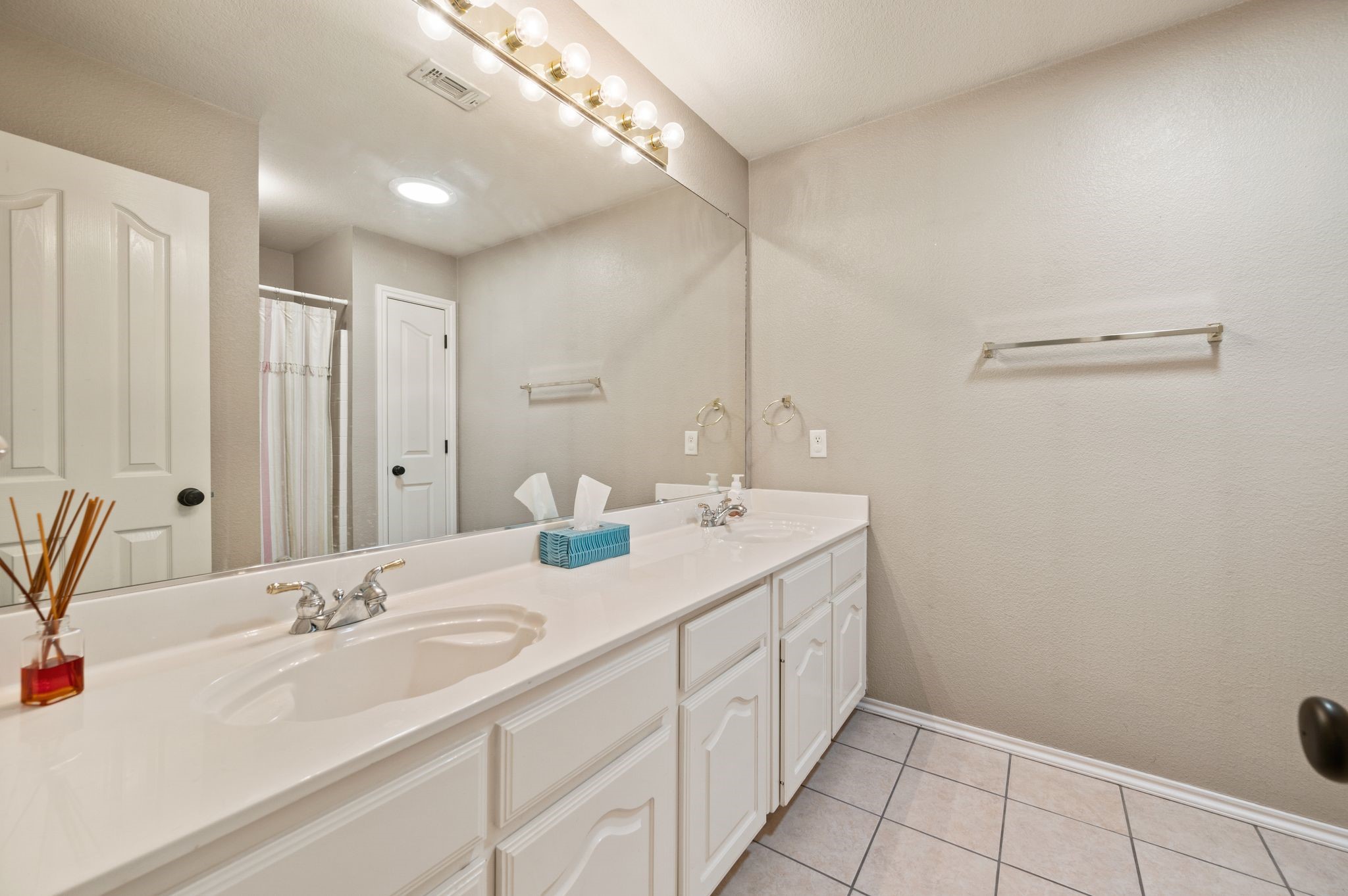 8625 Shadow Trace Drive