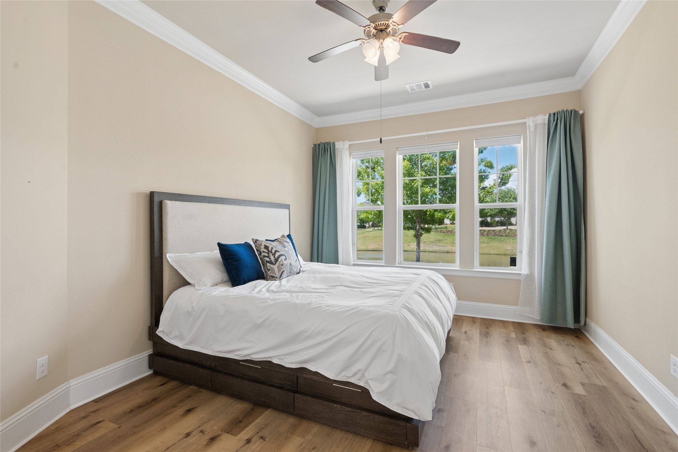 8777 Montreal Mews