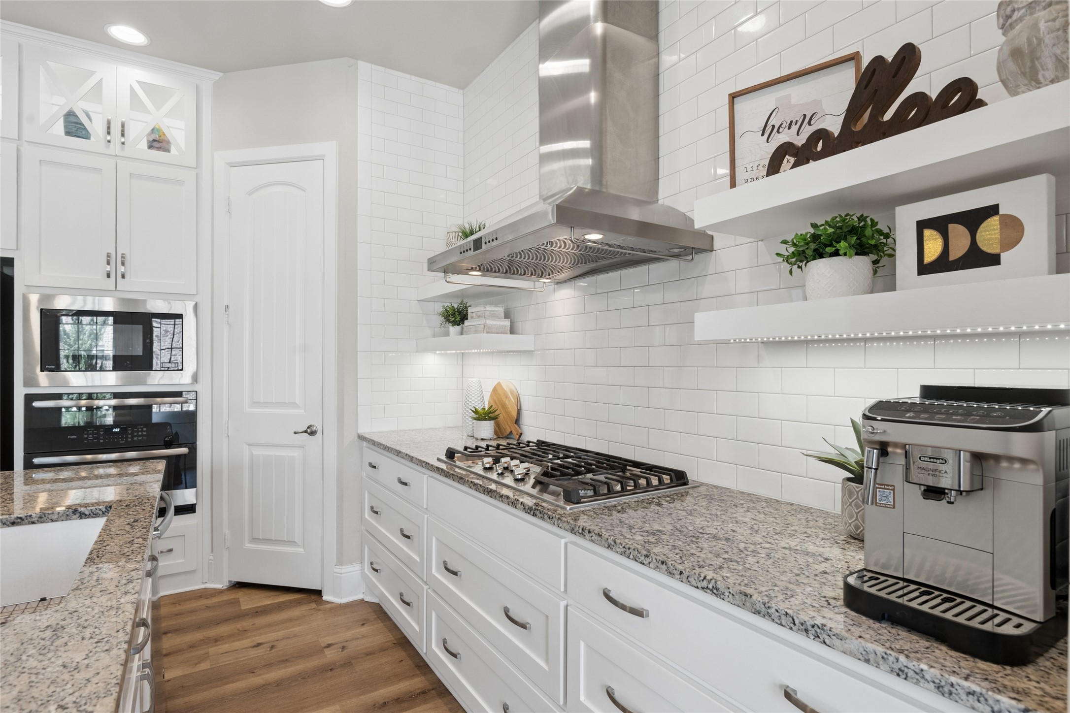 8777 Montreal Mews