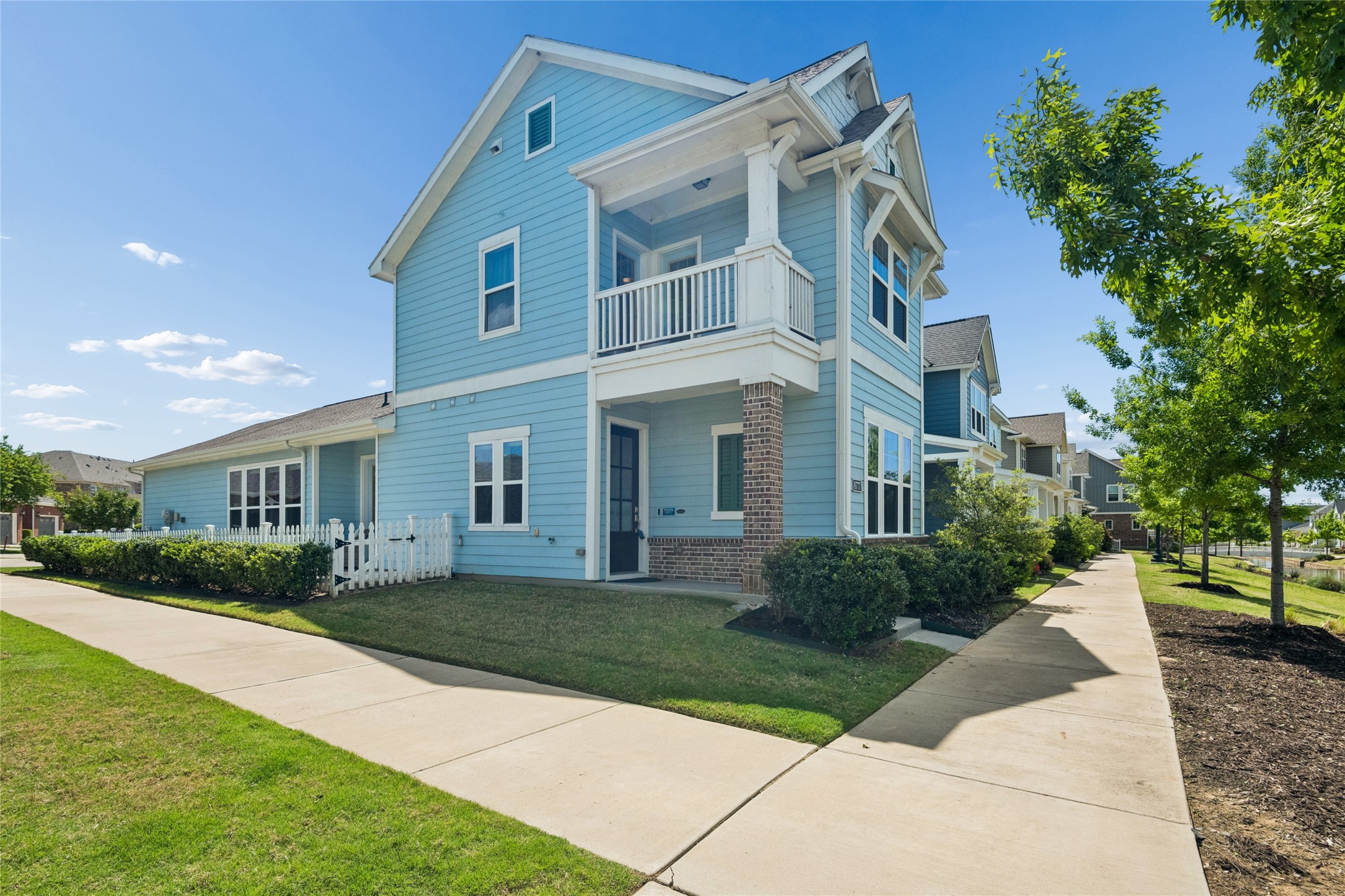 8777 Montreal Mews