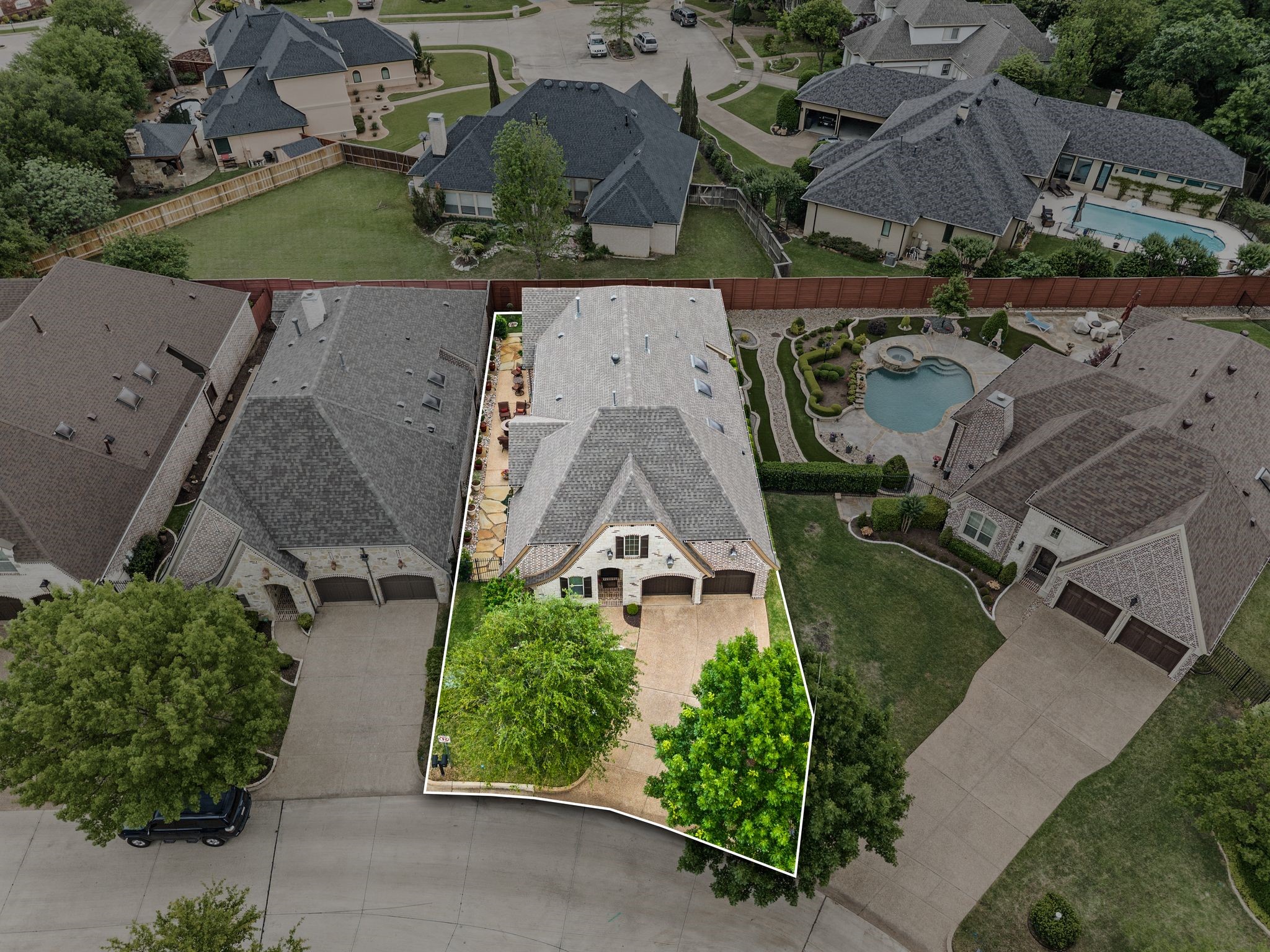 825 Creekview Lane