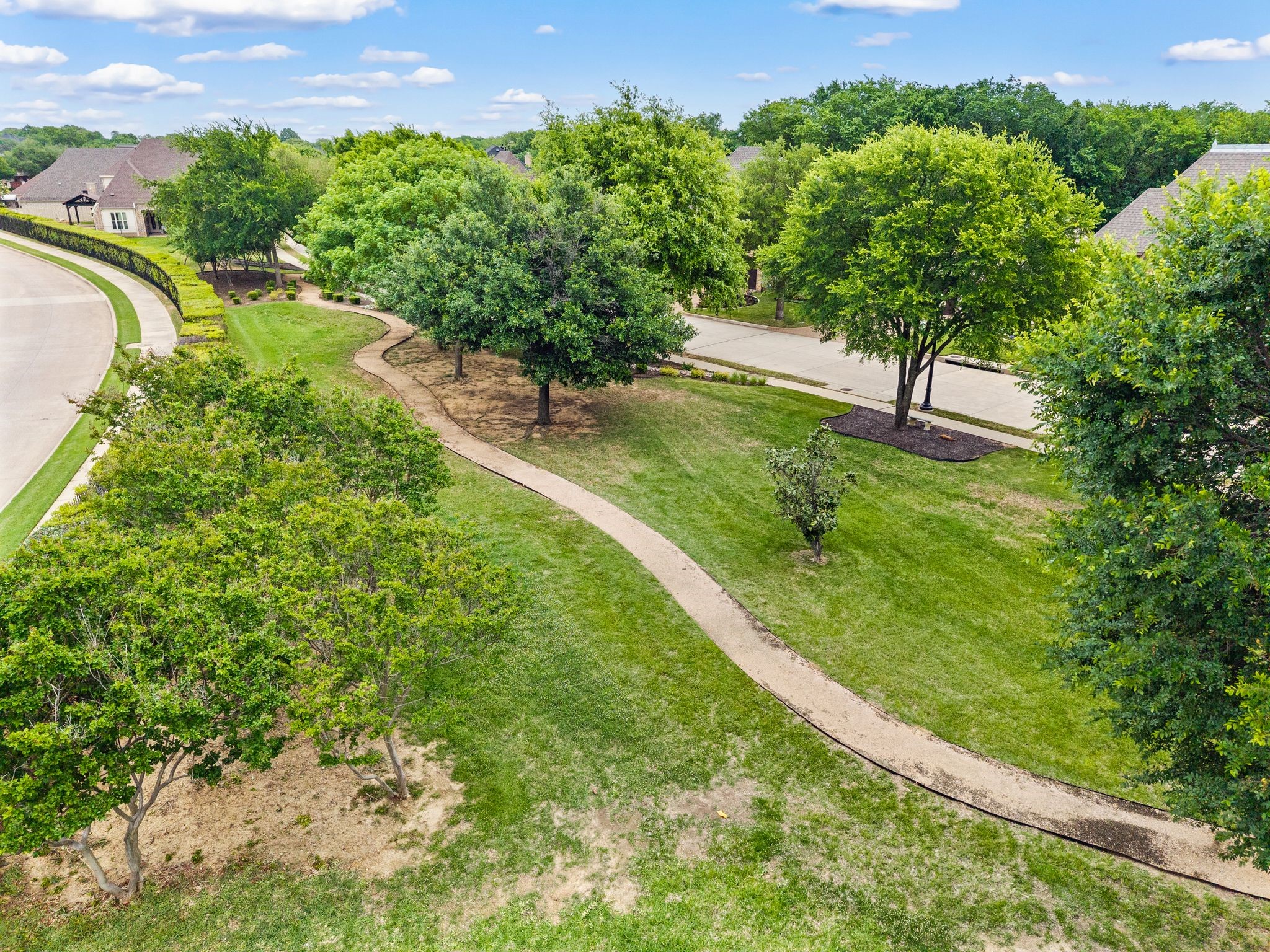 825 Creekview Lane