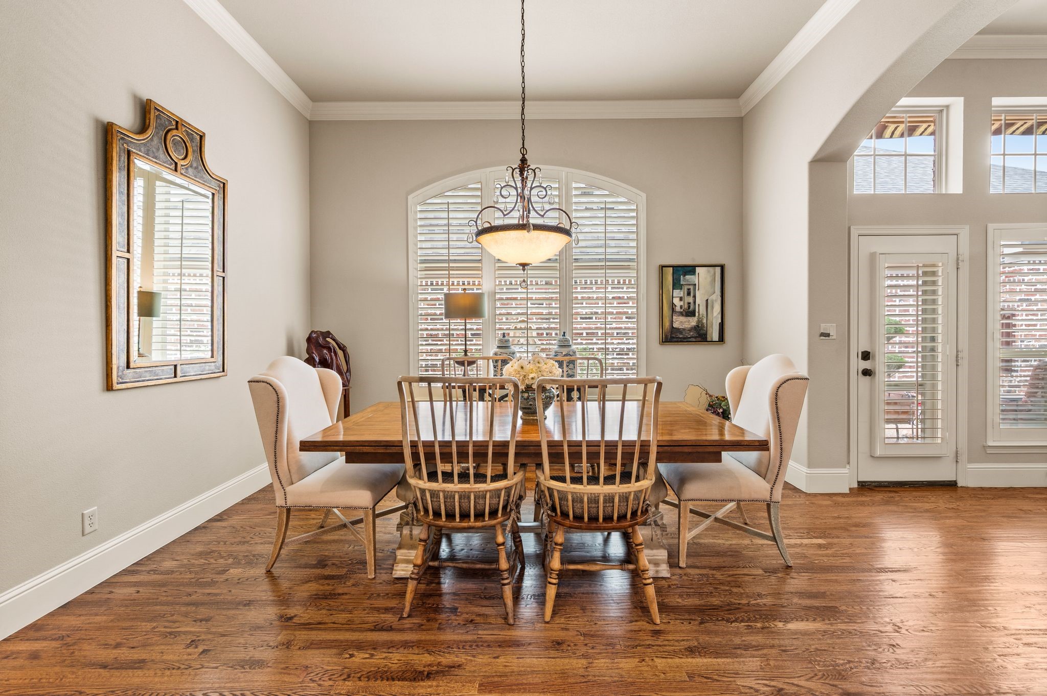 825 Creekview Lane