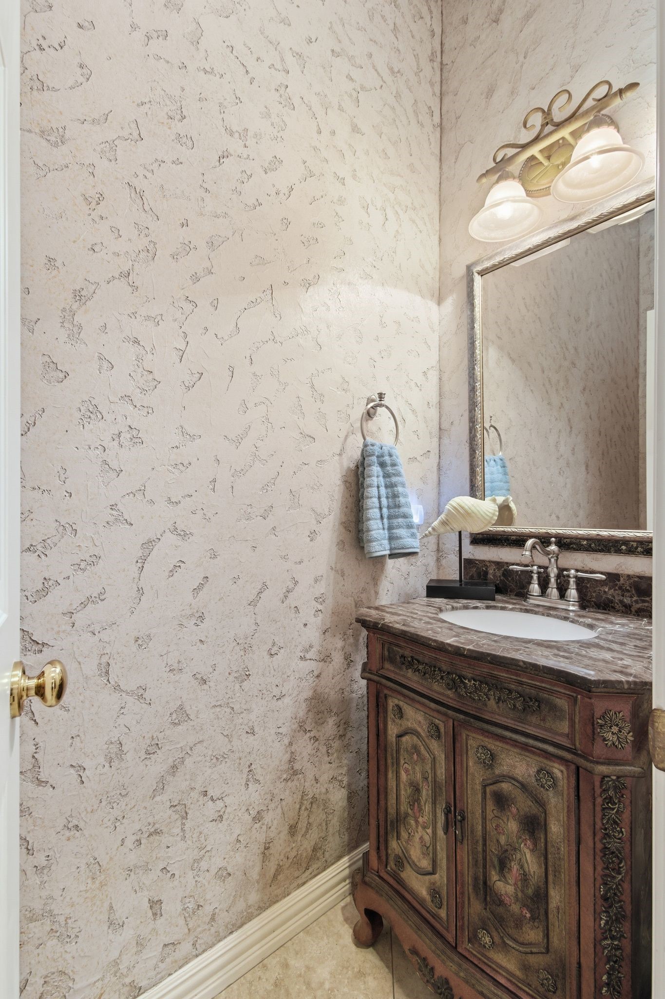 2506 Twelve Oaks Lane